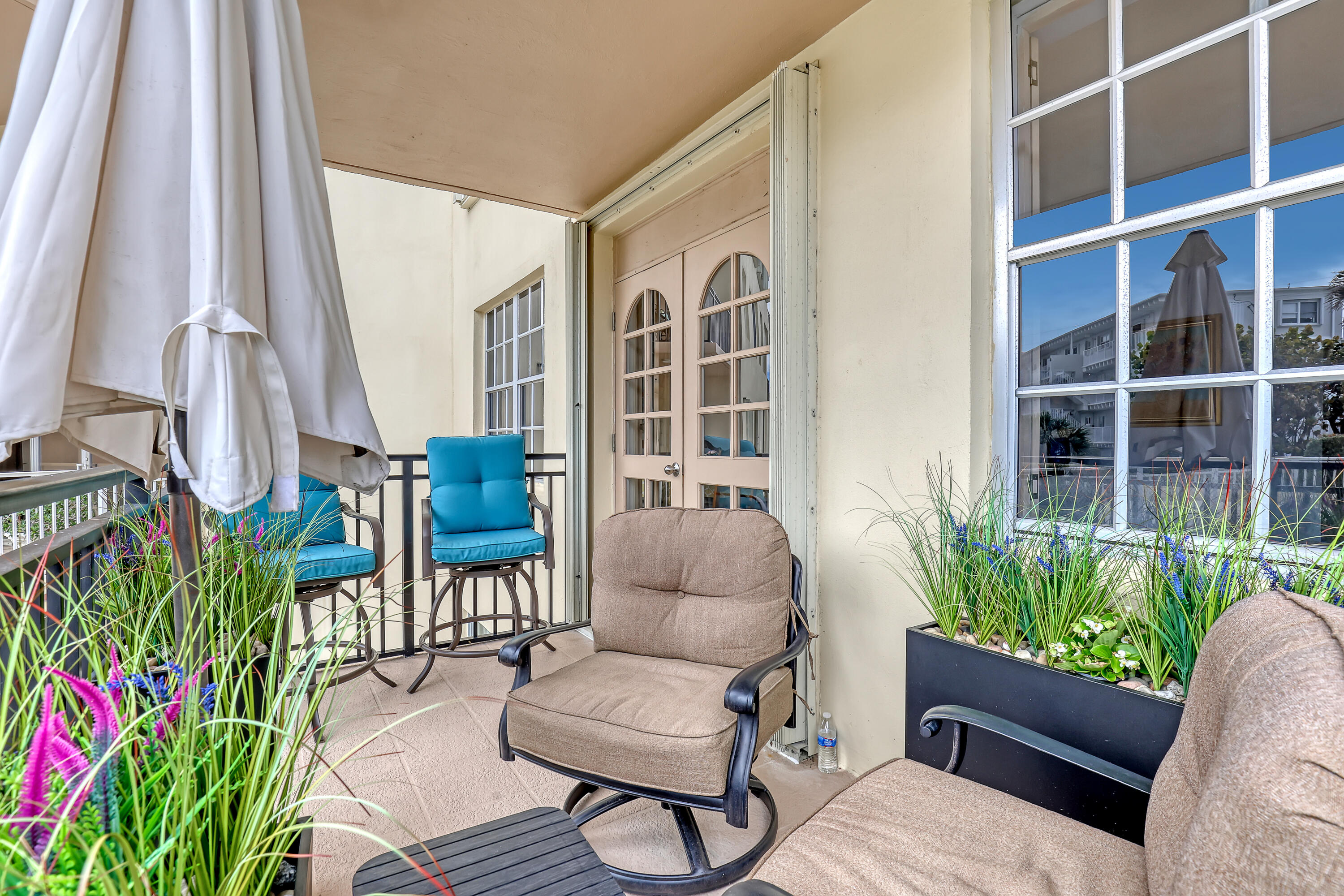 LA BONNE VIE CONDO - Residential Lease