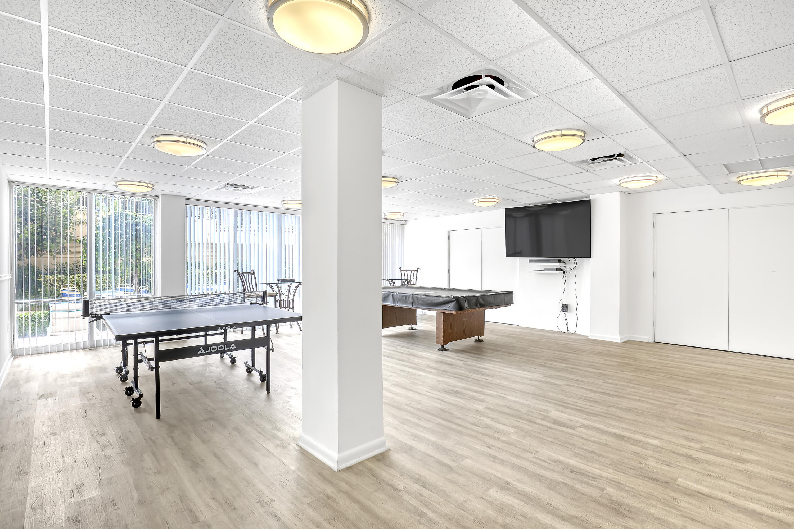 LA BONNE VIE CONDO - Residential Lease