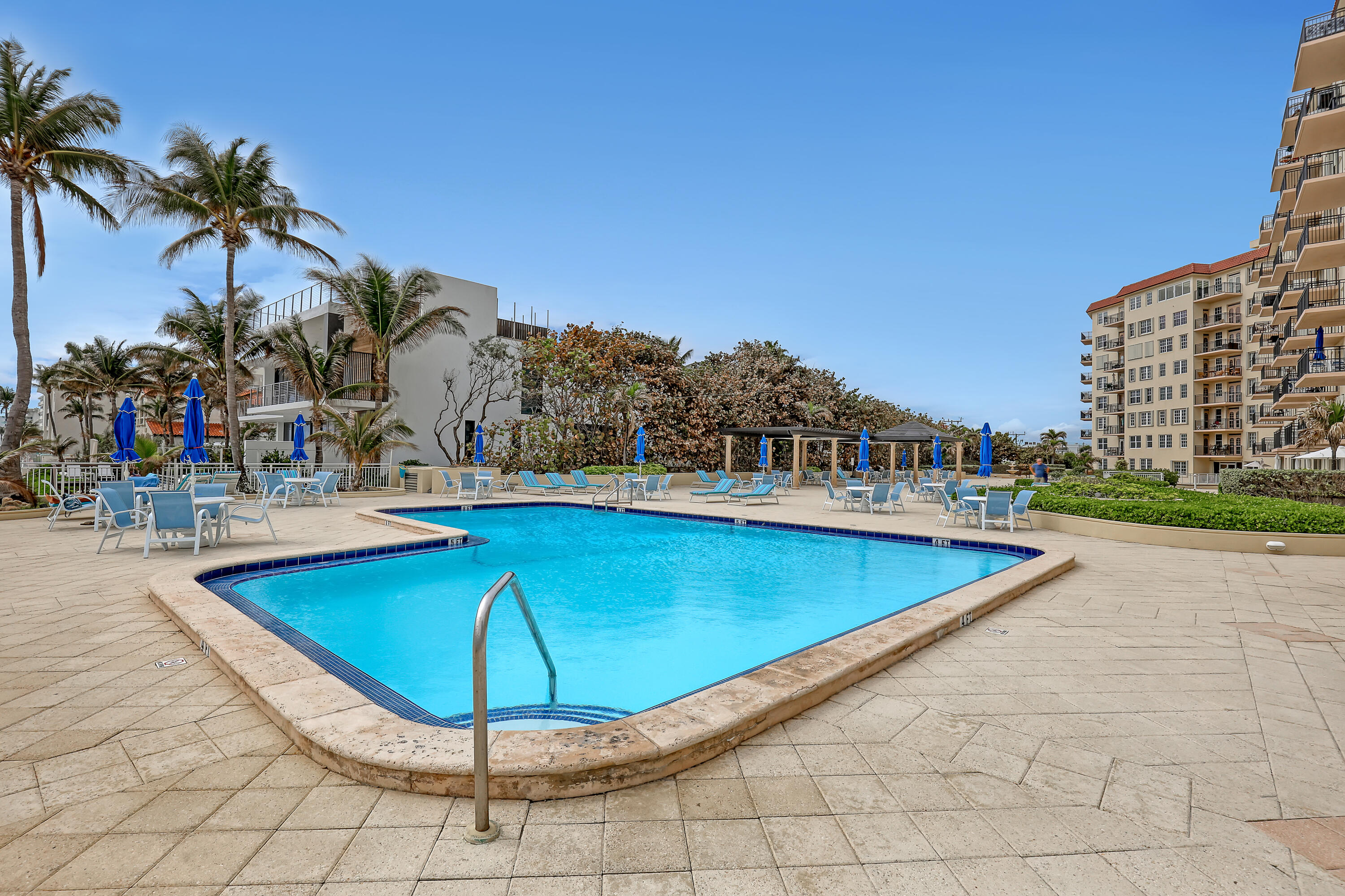 LA BONNE VIE CONDO - Residential Lease