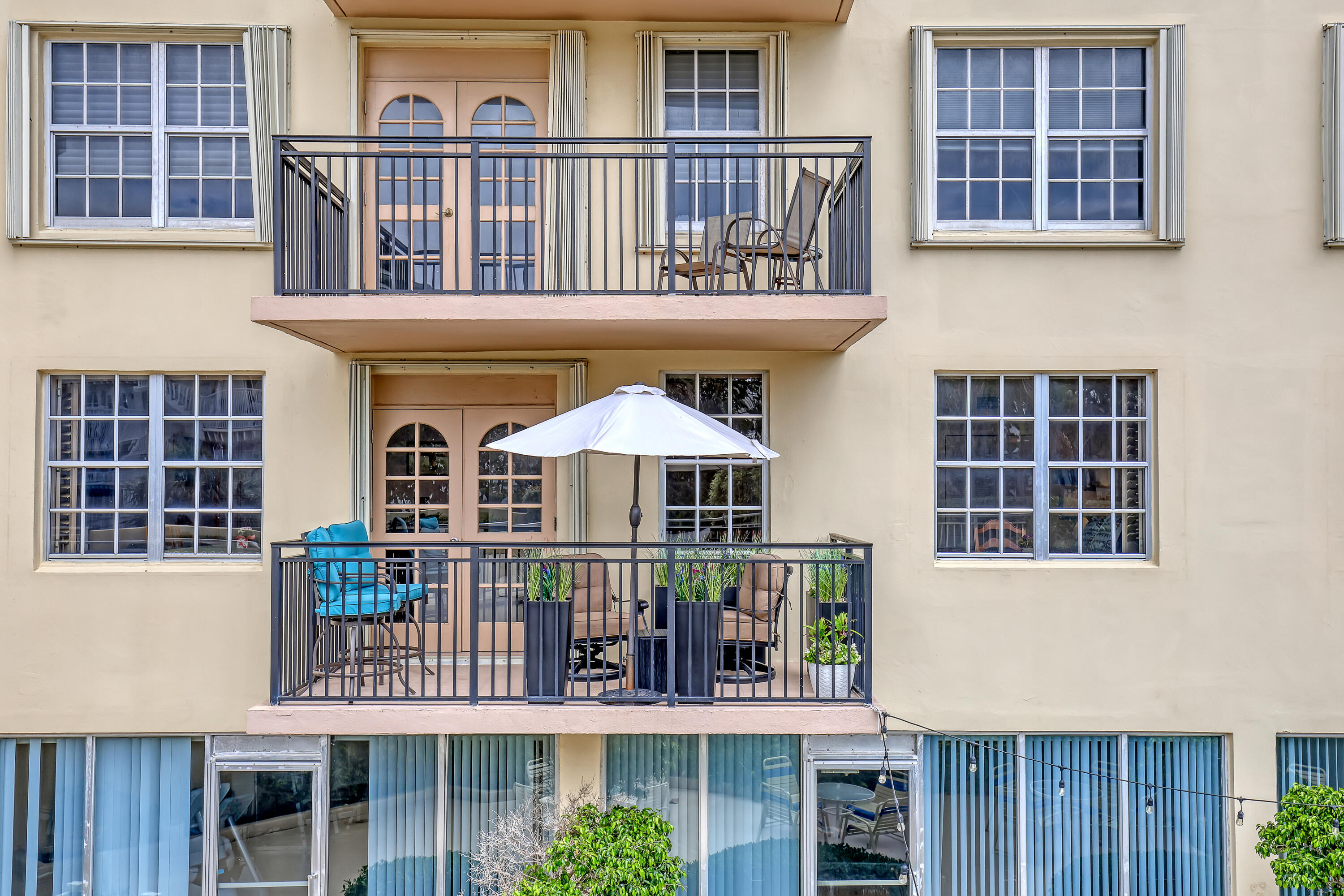 LA BONNE VIE CONDO - Residential Lease