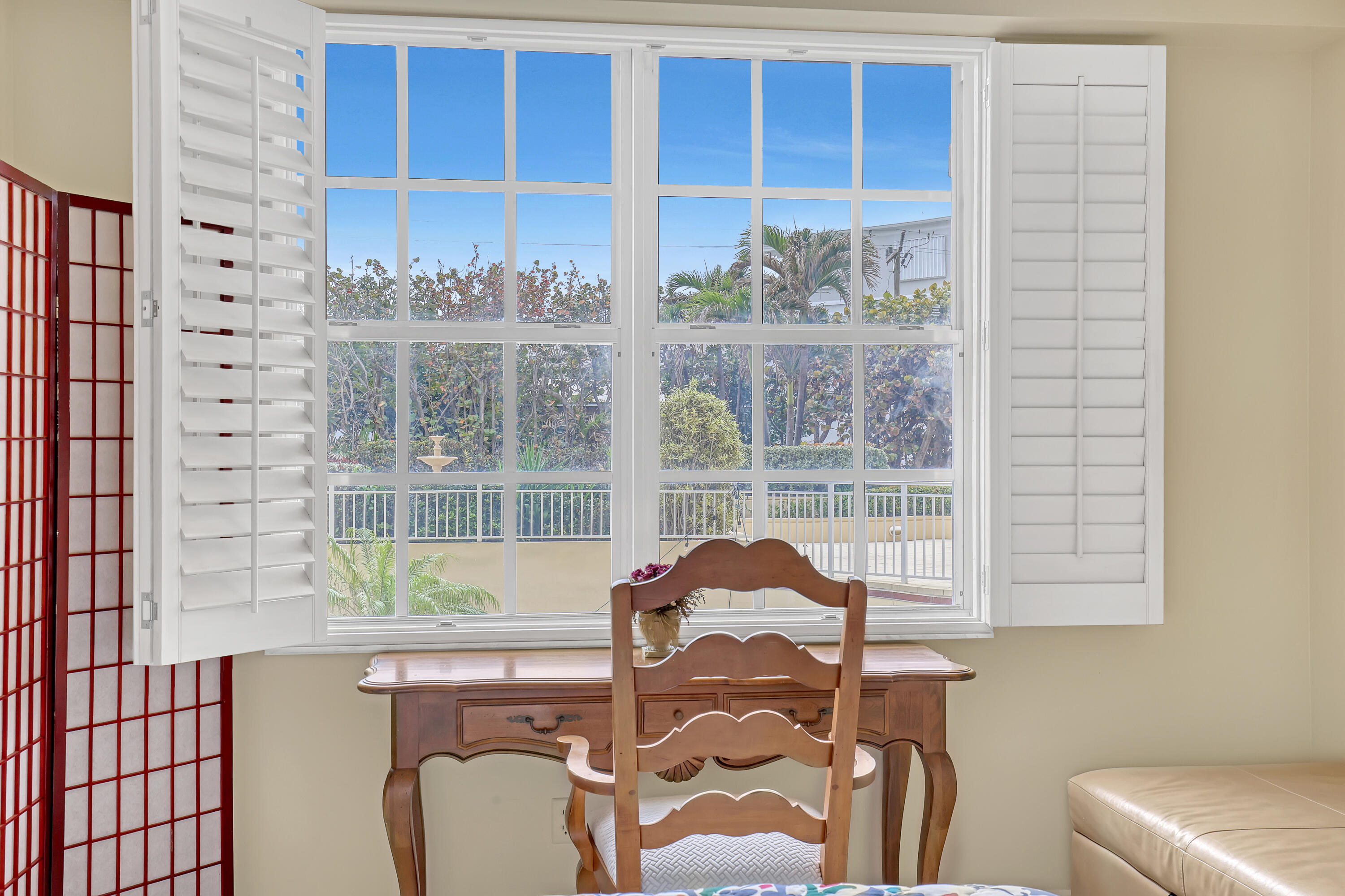 LA BONNE VIE CONDO - Residential Lease