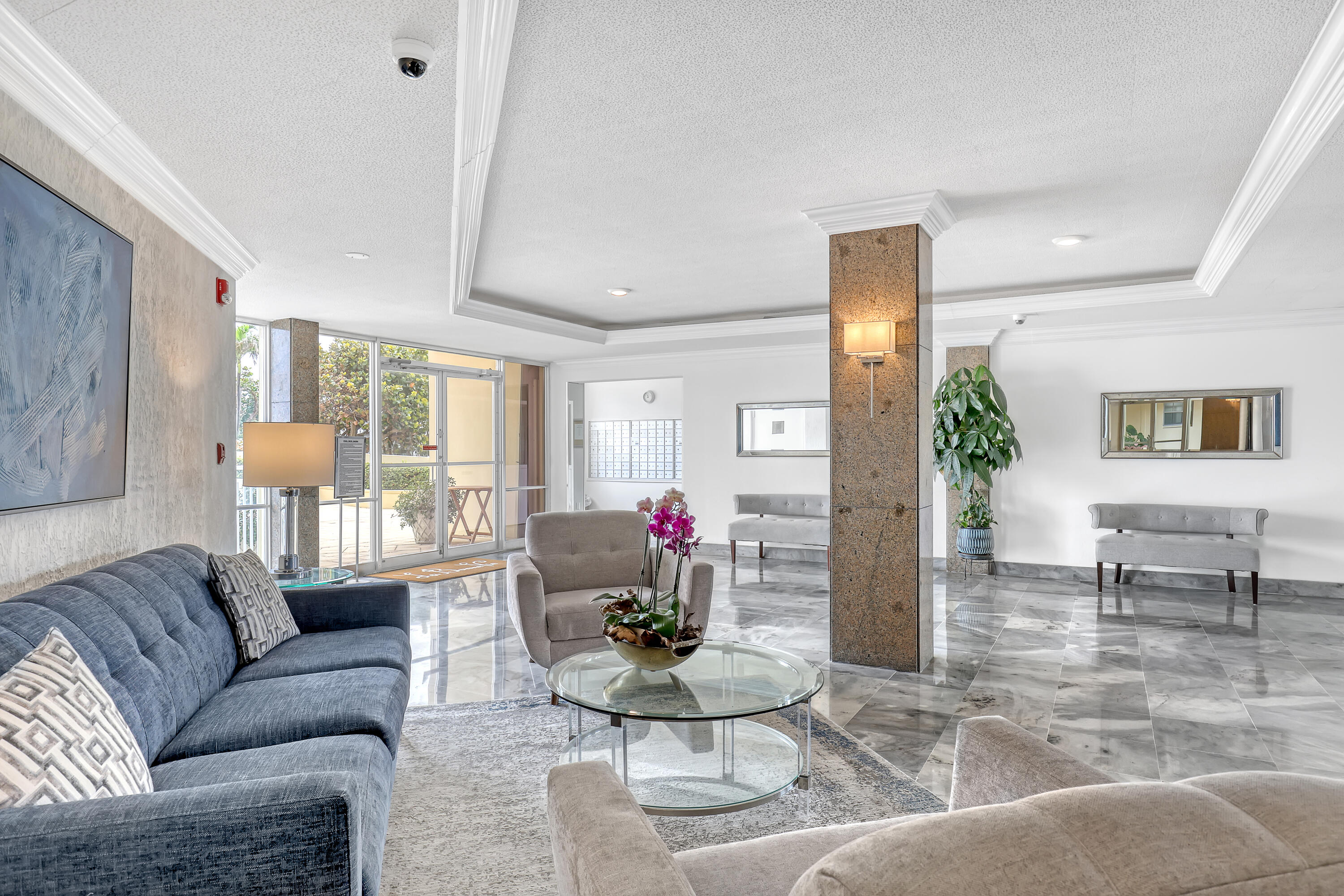 LA BONNE VIE CONDO - Residential Lease