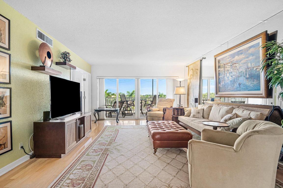 PALM AIRE AT CORAL KEY - Residential