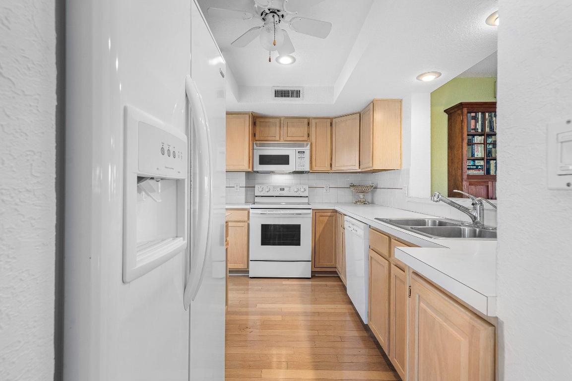 PALM AIRE AT CORAL KEY - Residential