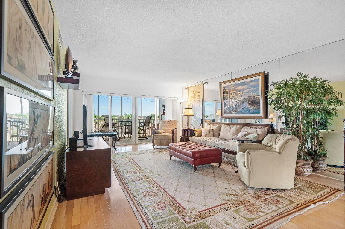 PALM AIRE AT CORAL KEY - Residential