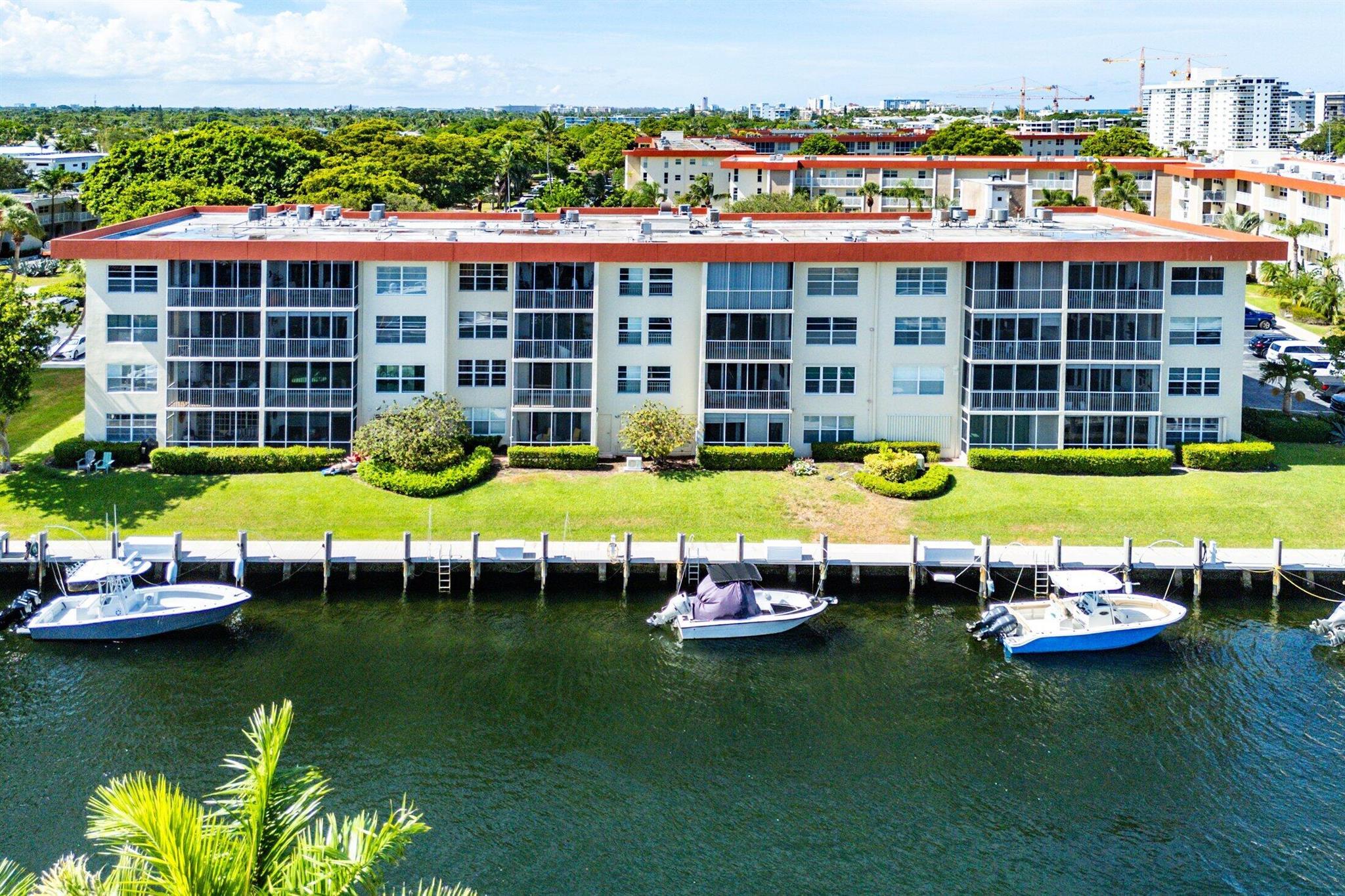3050 NE 48th Court 402