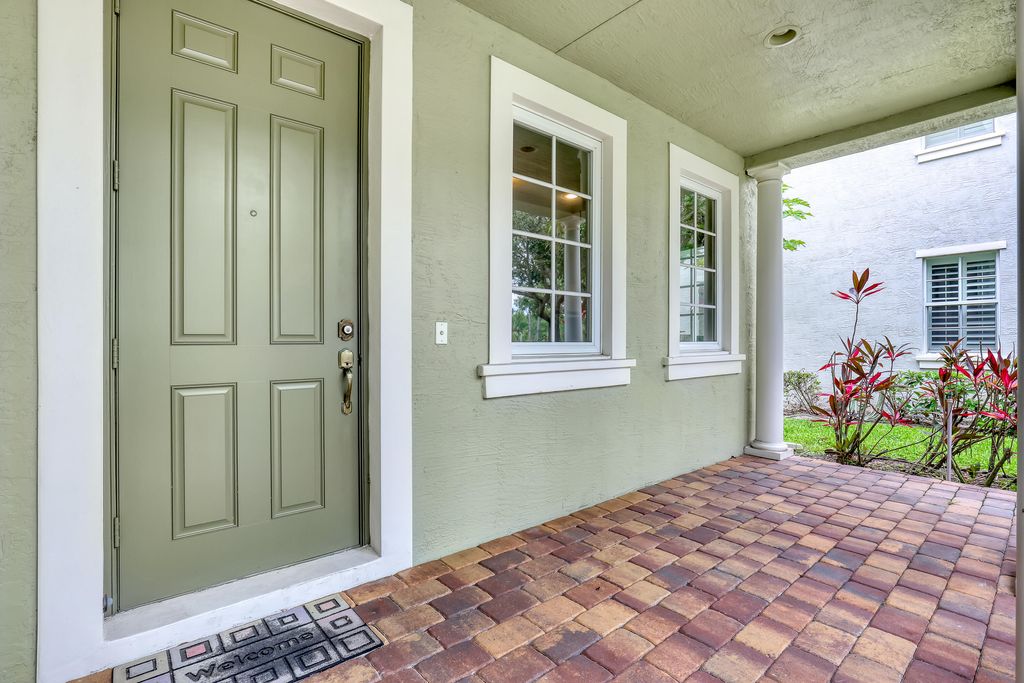 Photo of 158 Bandon Lane, Jupiter, FL 33458 (MLS # R11005177)