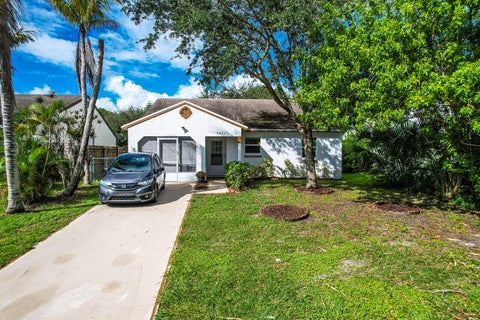 Photo of 5806 SE Wilsie Drive, Stuart, FL 34997 (MLS # B26094832)