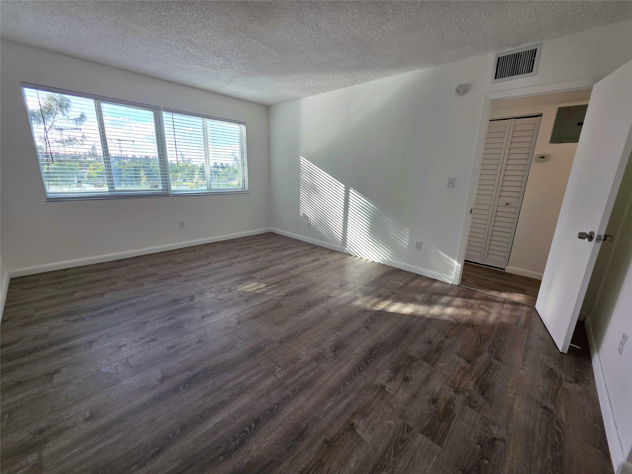 Naranja Lakes Condominium - Residential Lease