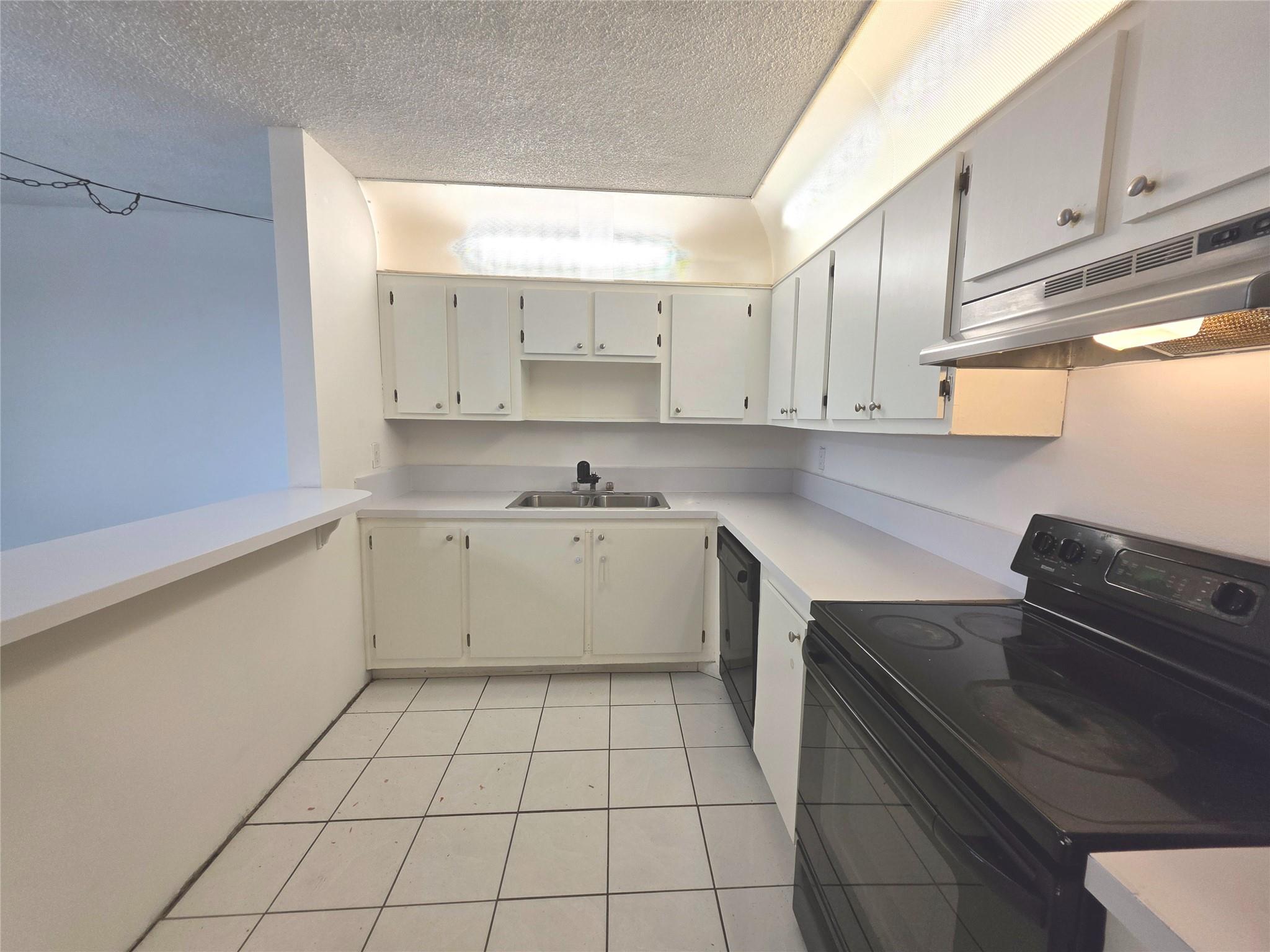 Naranja Lakes Condominium - Residential Lease