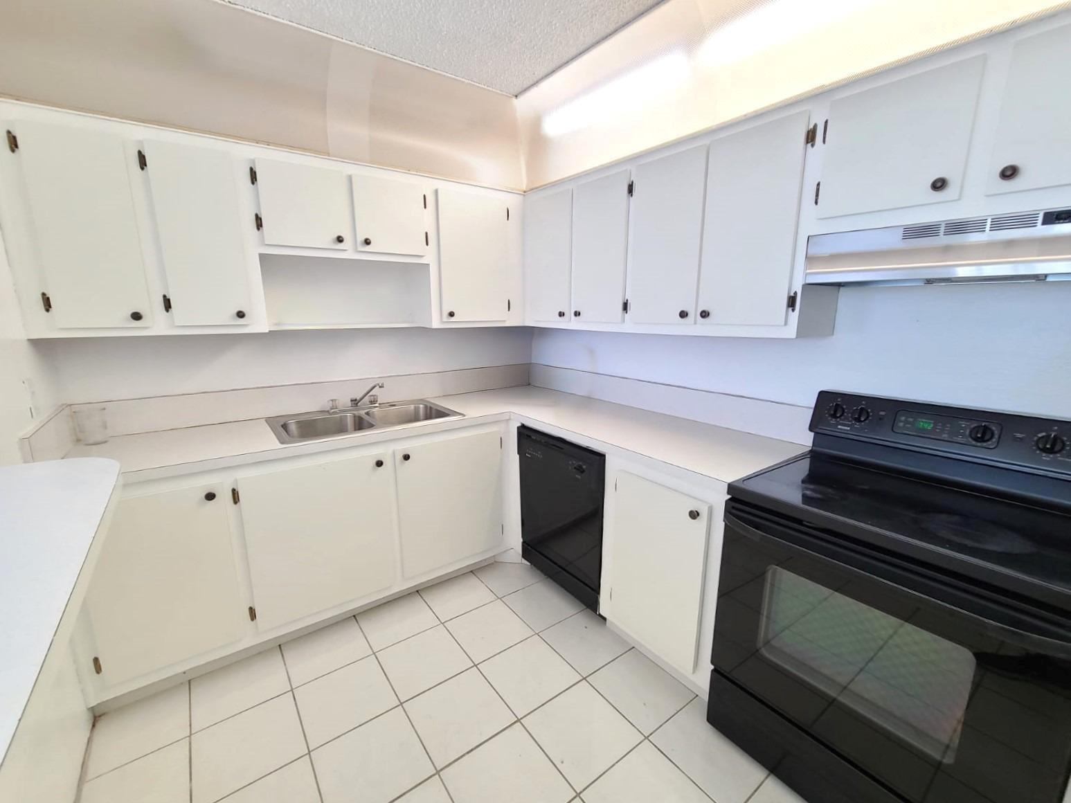 Beautiful Lakeview Condo for Rent in Homestead. Spacious and bright 2-bedroom, 1.5-bath unit with stunning lake views, located on the 4th floor of a secure, gated community. This home features generously sized bedrooms, a walk-in closet, a well-appointed kitchen, and updated bathrooms. It also includes an oversized laundry room for added convenience. Ideally located near top-rated schools, shopping centers, major roads, and public transportation. Just minutes from major highways—making commuting easy and efficient. You’ll love living here!