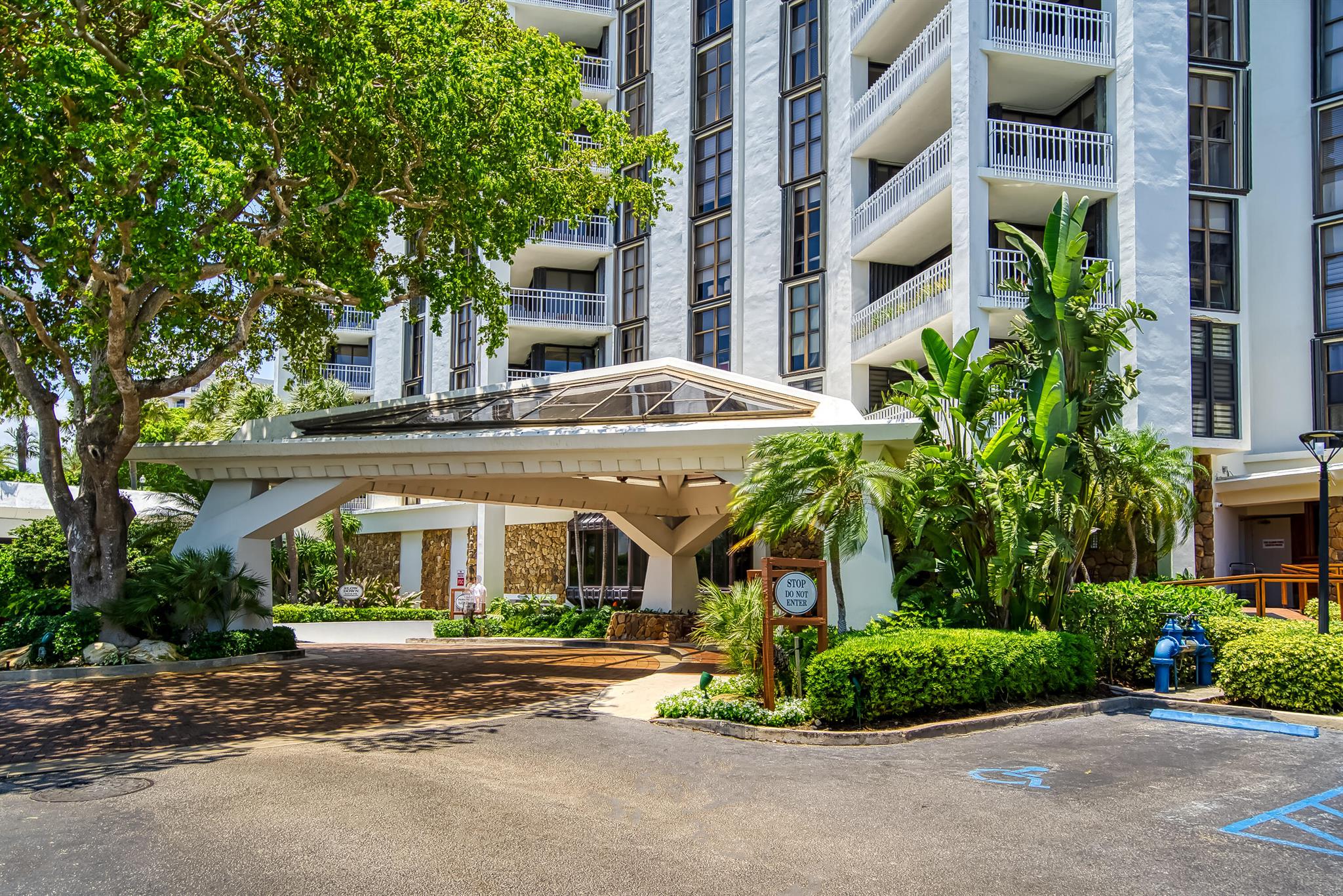 4000 Towerside Terrace 301