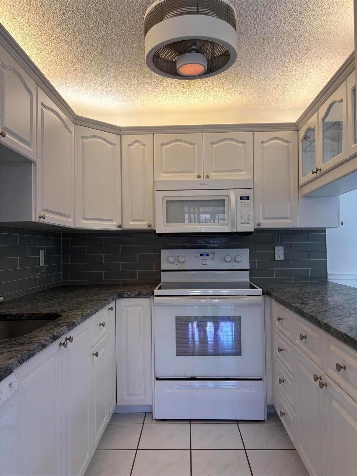 CAMELOT GARDENS - Residential Lease