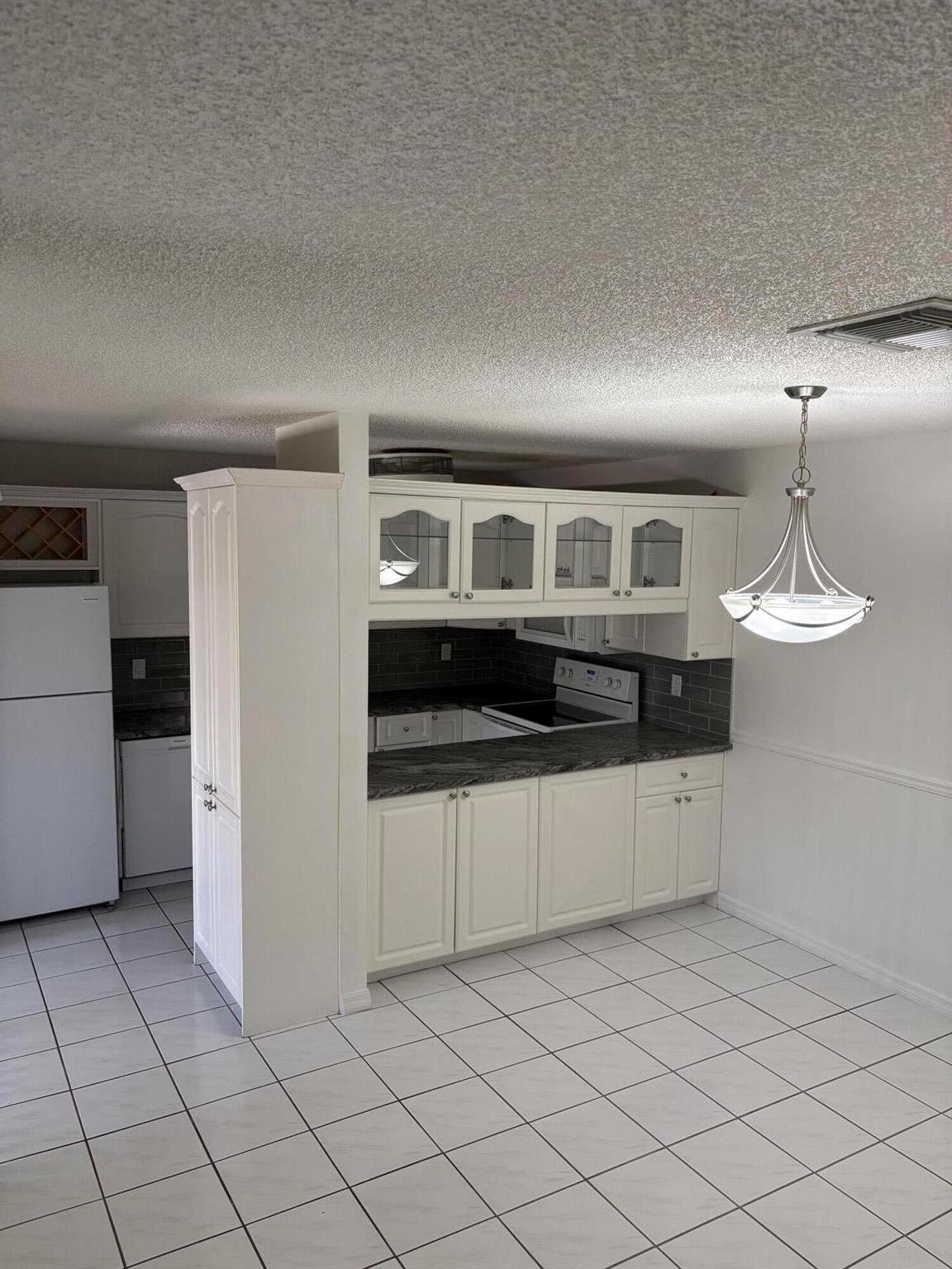 CAMELOT GARDENS - Residential Lease