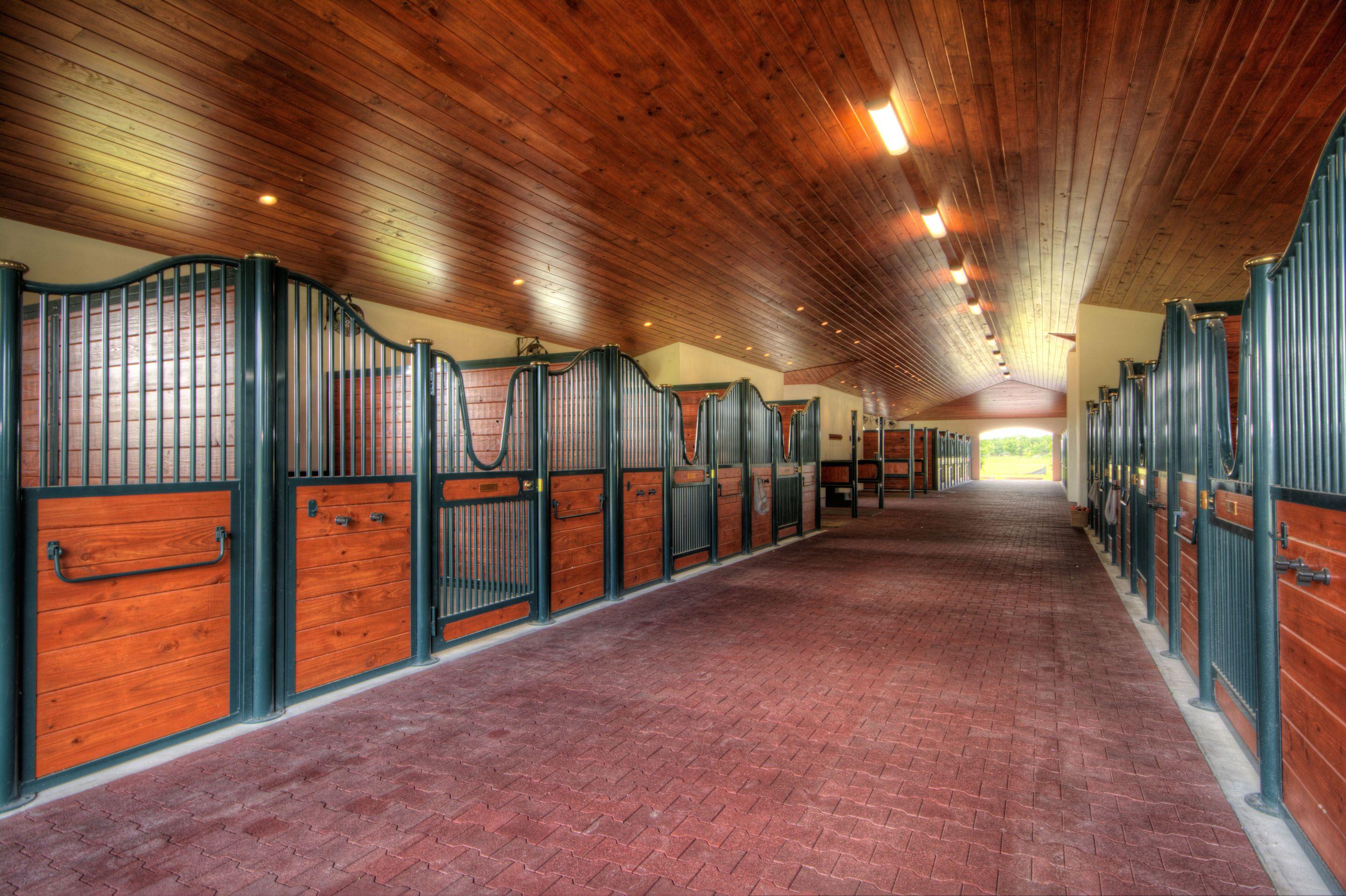 SADDLE CLUB OF WELLINGTON - Residential