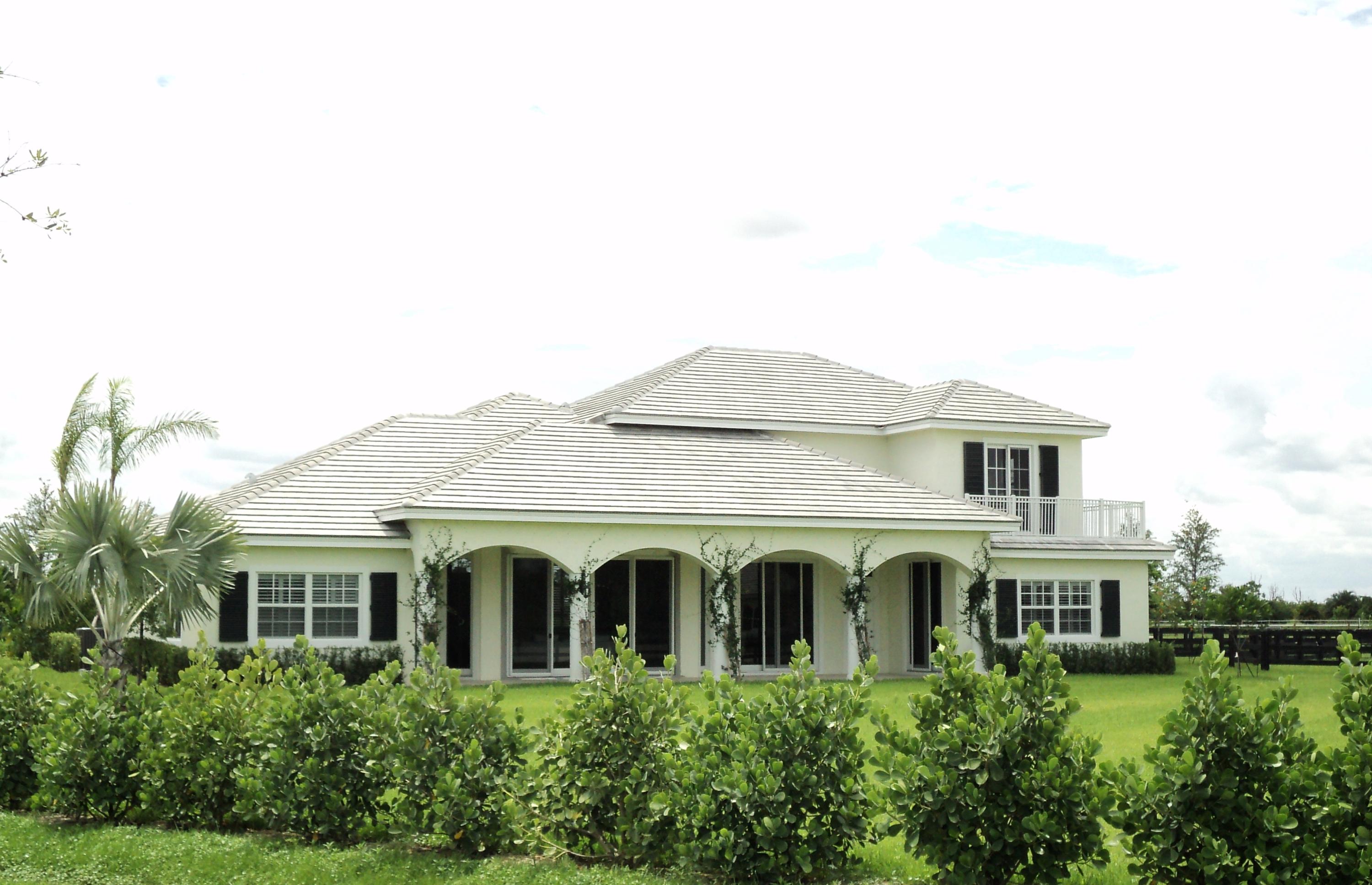 SADDLE CLUB OF WELLINGTON - Residential