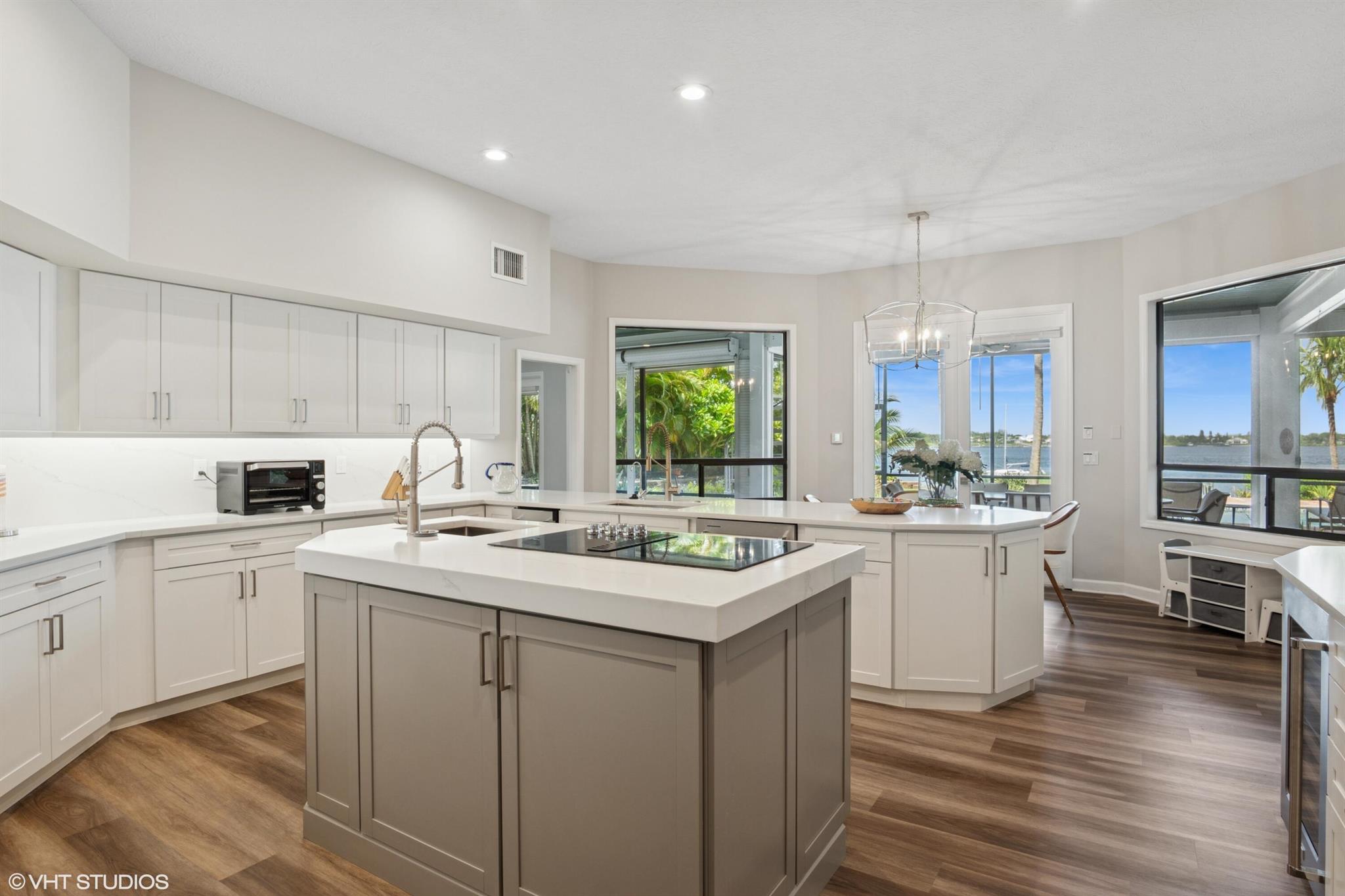 RIVERVIEW (SEWALL'S POINT - Residential