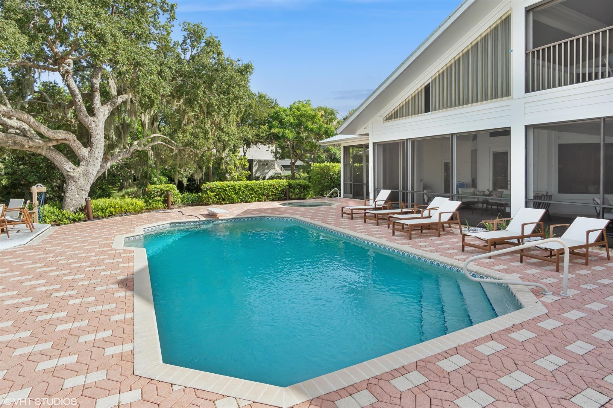 RIVERVIEW (SEWALL'S POINT - Residential