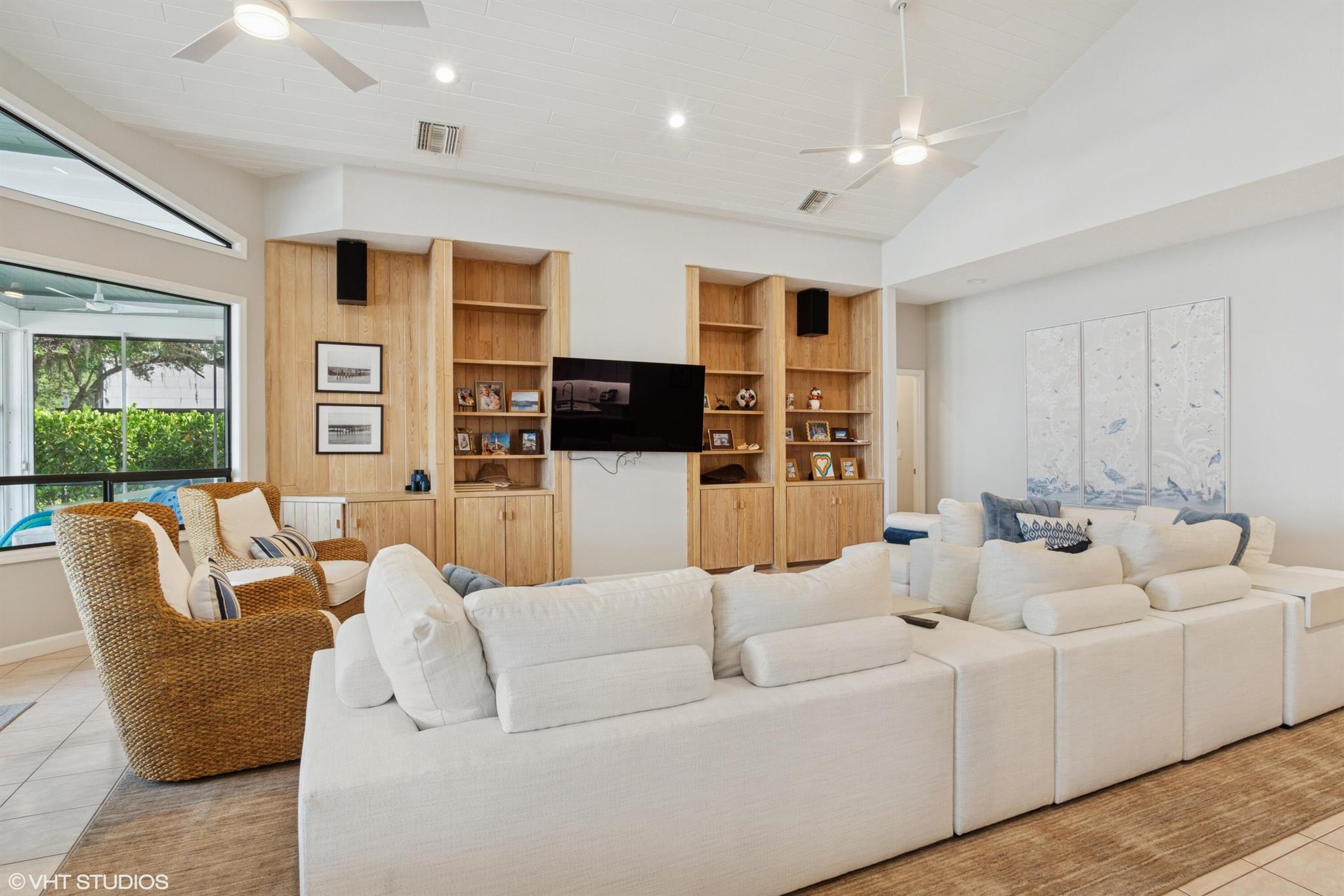 RIVERVIEW (SEWALL'S POINT - Residential