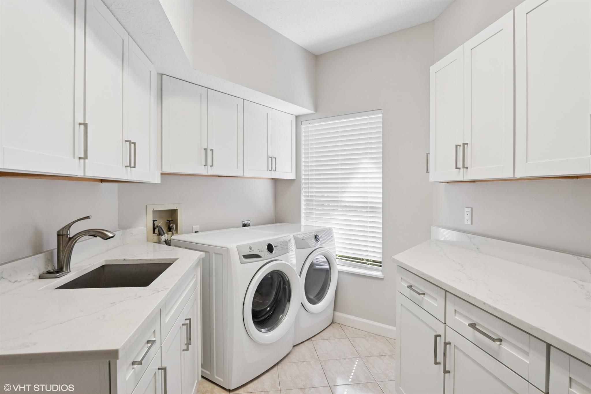 RIVERVIEW (SEWALL'S POINT - Residential