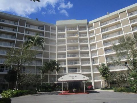 Condominium in Pompano Beach FL 3010 Course Dr.jpg