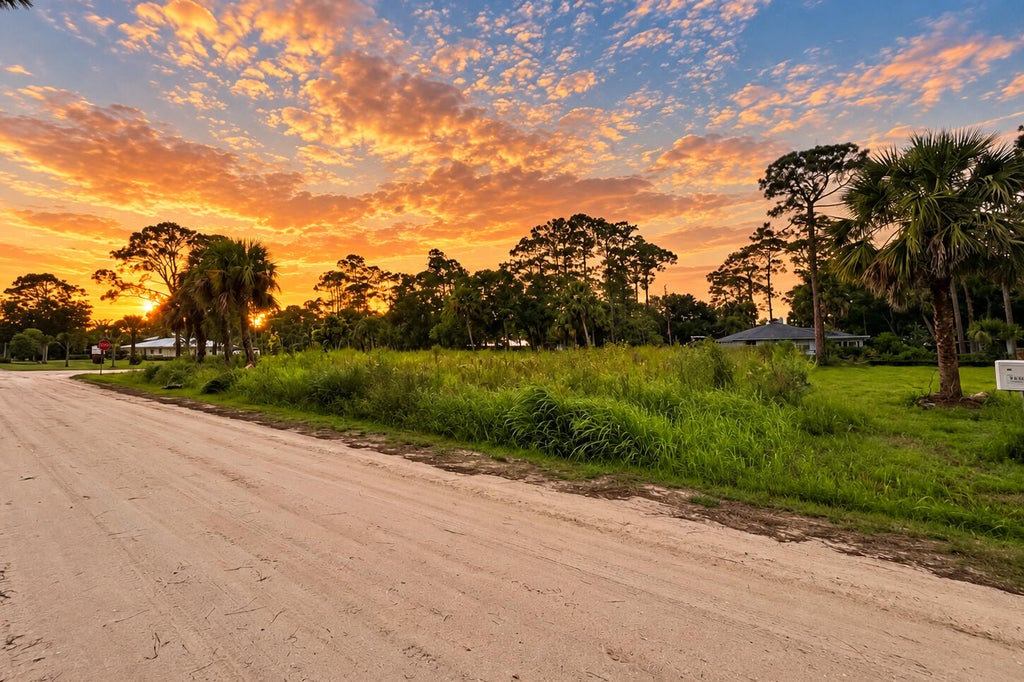 Photo of 8106 92ND Avenue, Vero Beach, FL 32967 (MLS # B26078122)