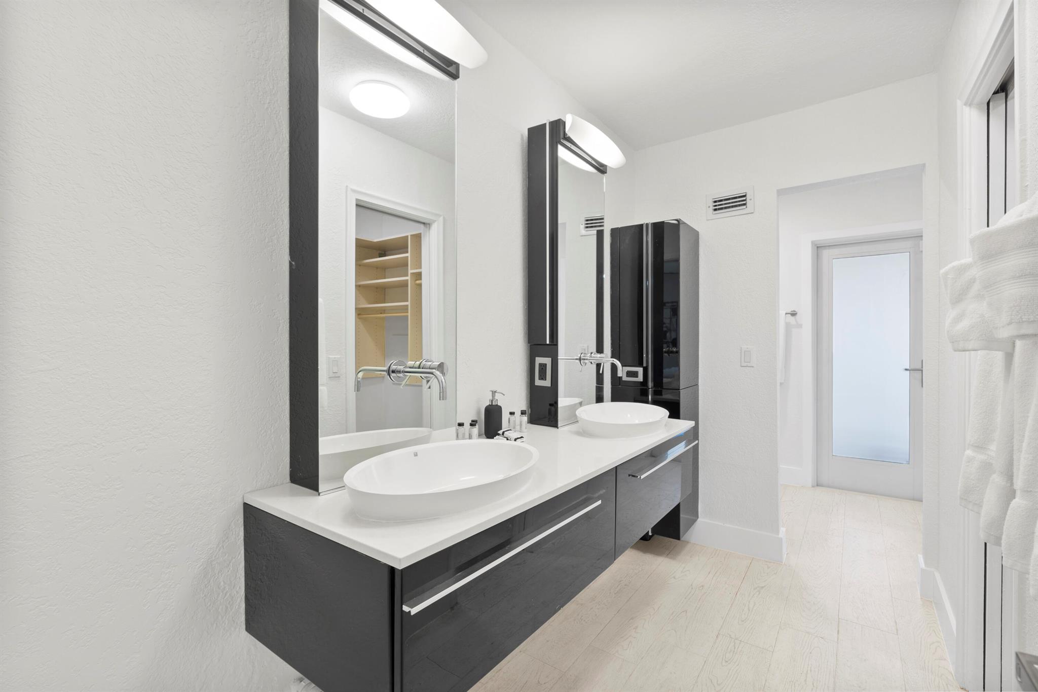 EMERALD HILLS - Residential Lease