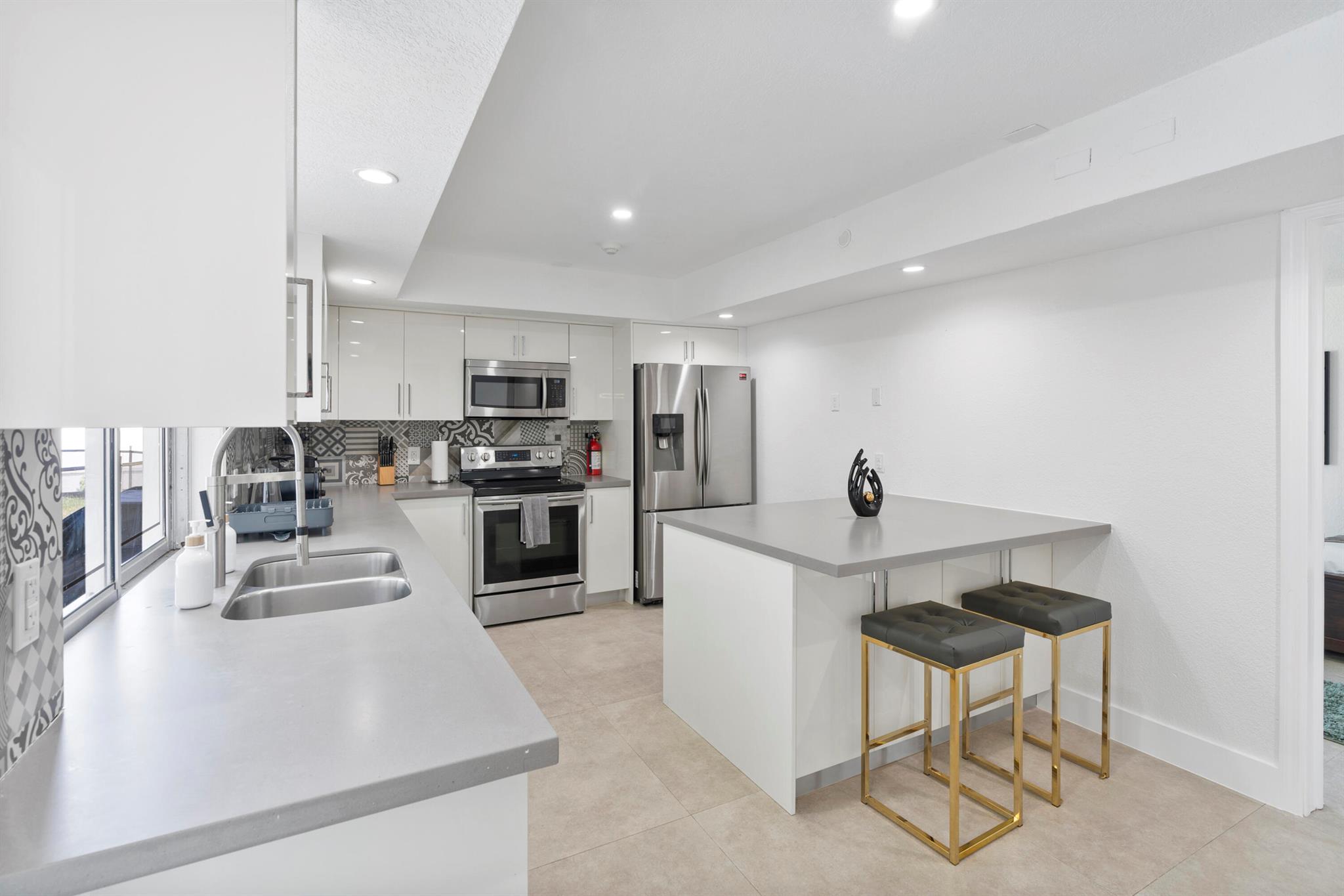 EMERALD HILLS - Residential Lease