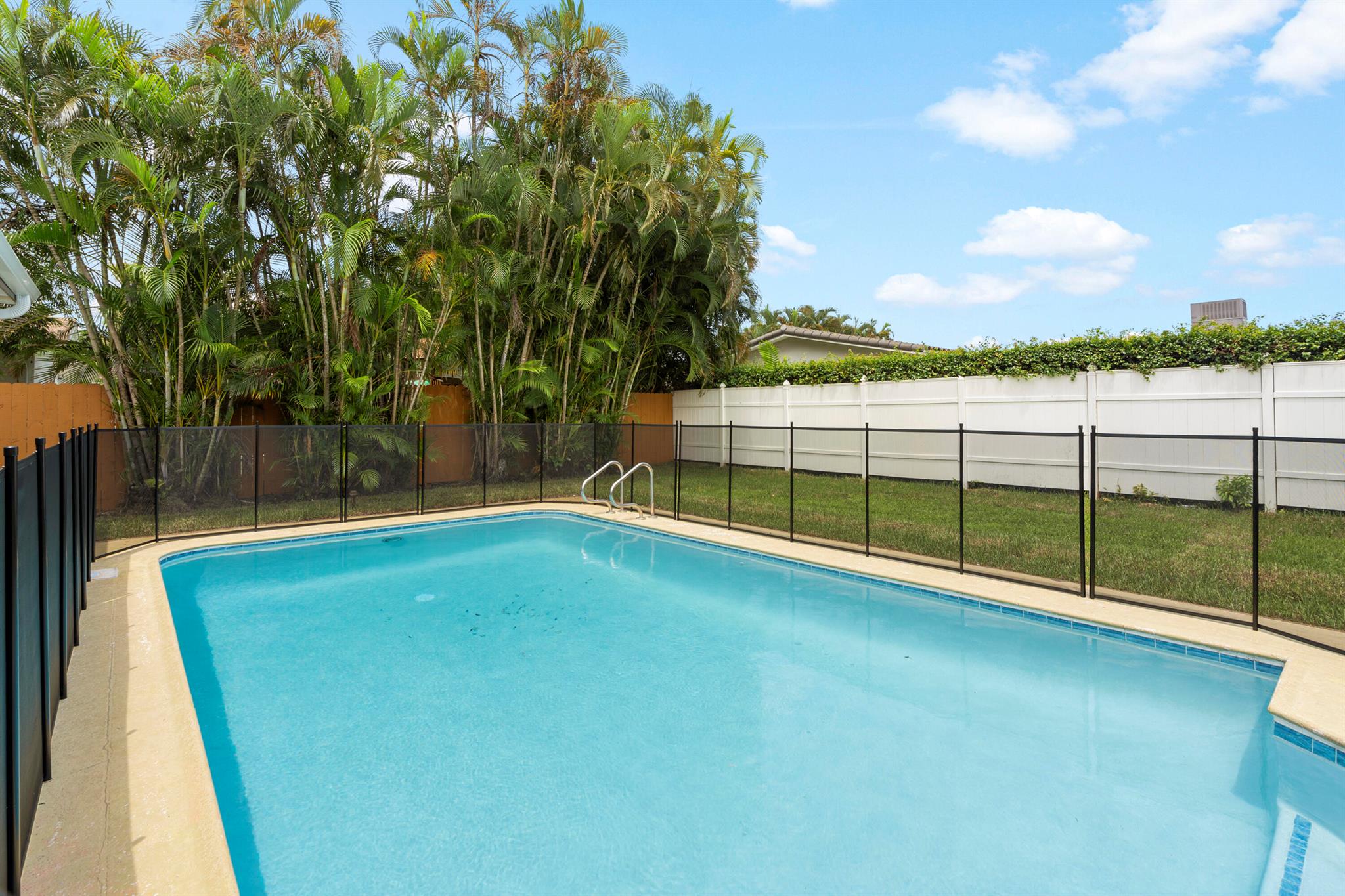 EMERALD HILLS - Residential Lease