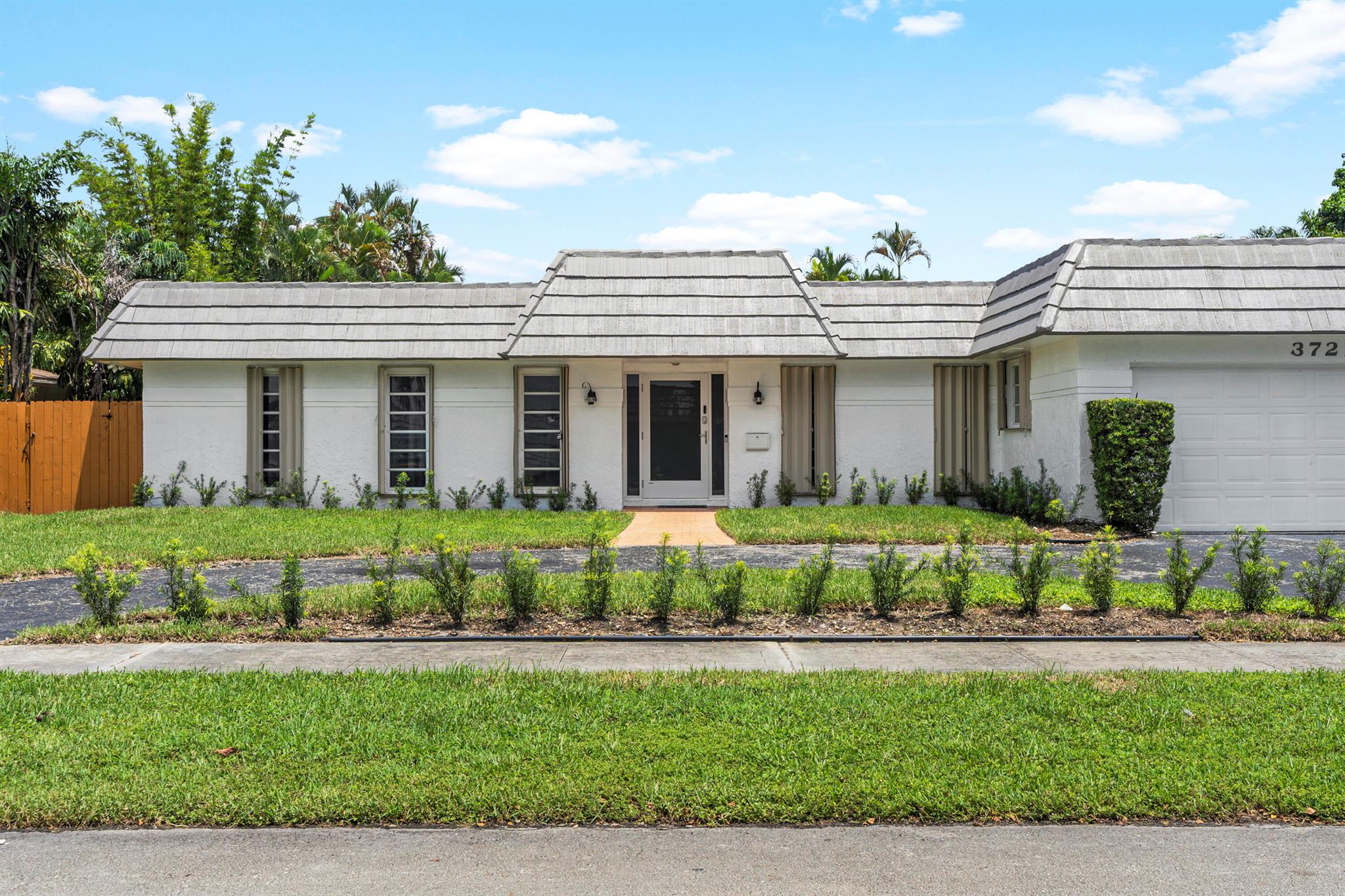 EMERALD HILLS - Residential Lease