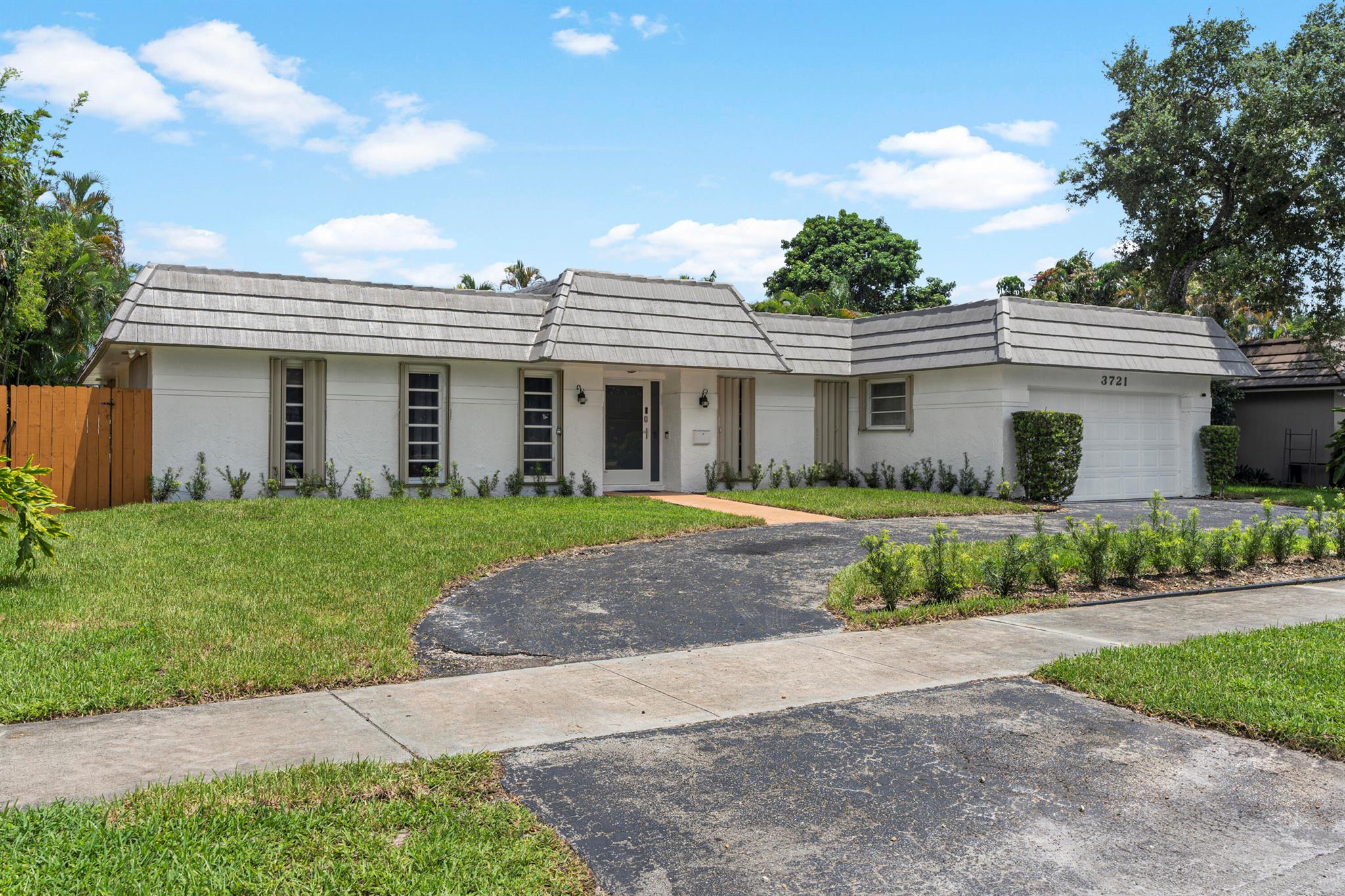 EMERALD HILLS - Residential Lease