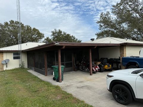 A home in Okeechobee