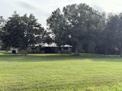 A home in Okeechobee