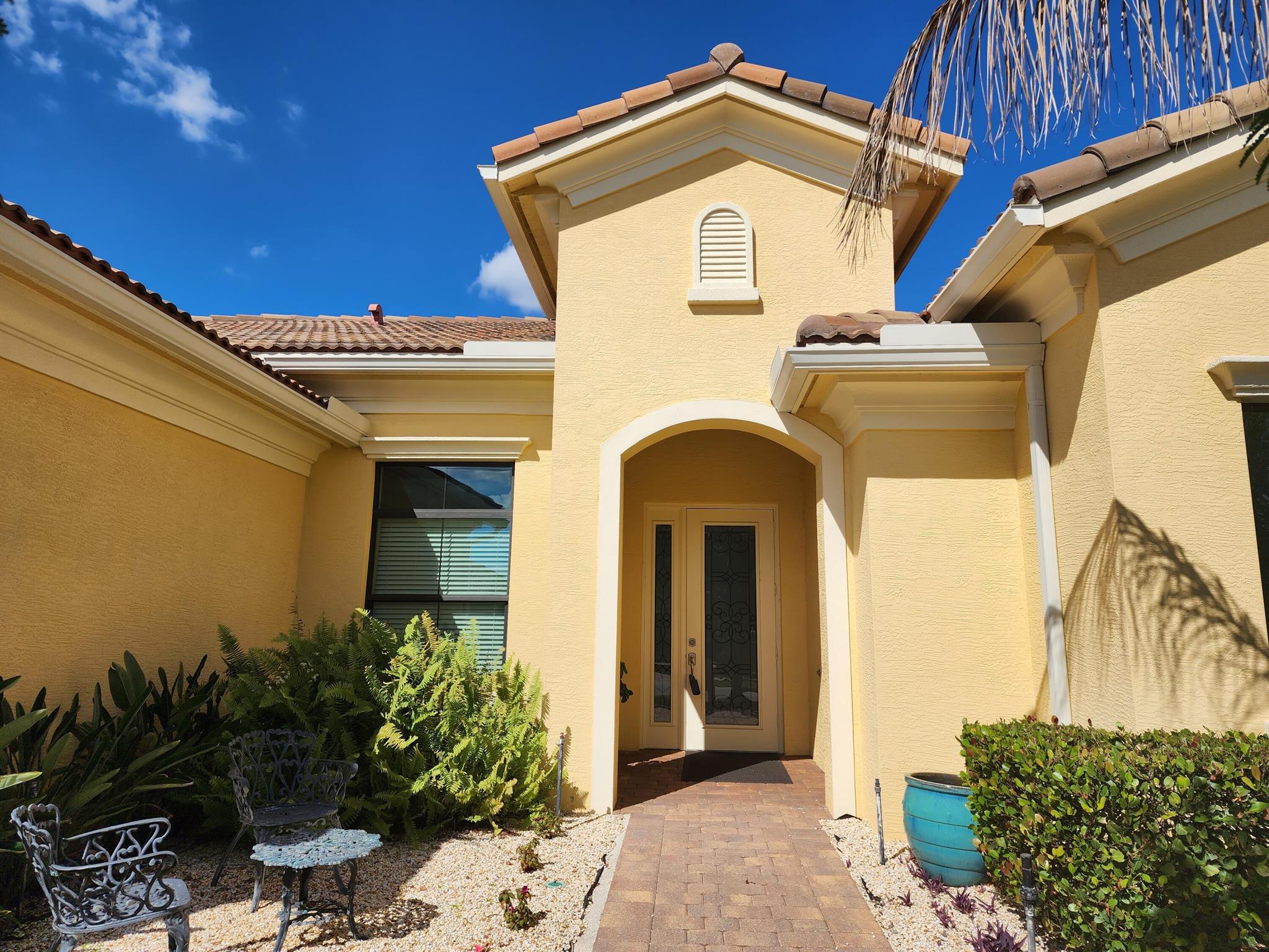 THE FALLS OF JENSEN BEACH - Residential Lease