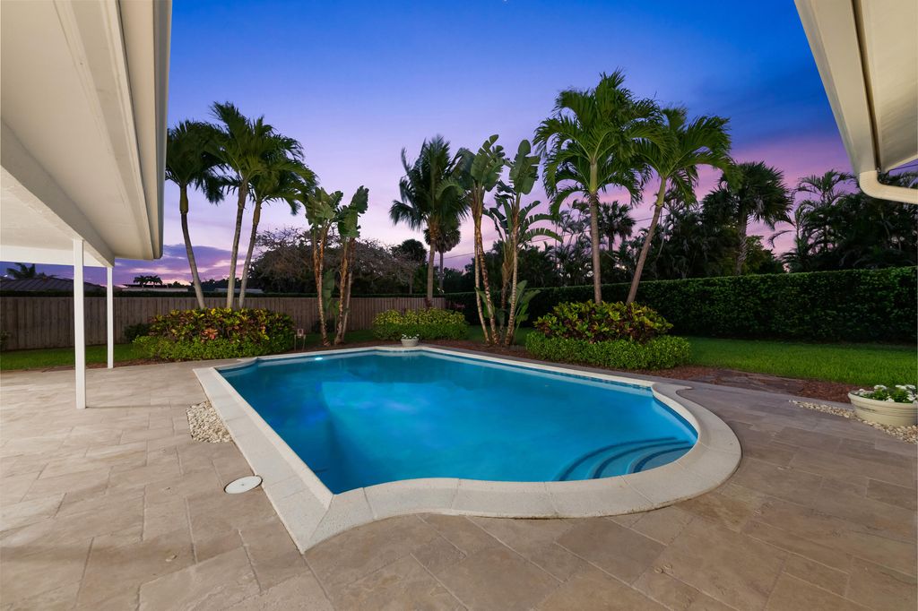 Photo of 5660 SW 9th Street, Plantation, FL 33317 (MLS # B26011253)