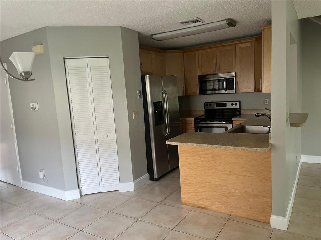 Coral Spgs Village Green - Residential Lease