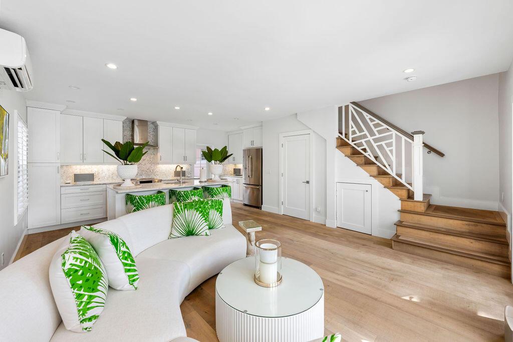 PERUVIAN COURT CONDO - Residential