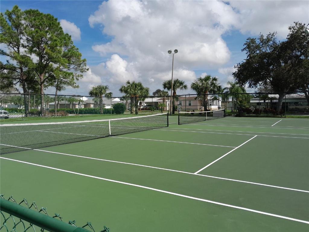 SPANISH LAKES FAIRWAYS NE PHASE - Residential