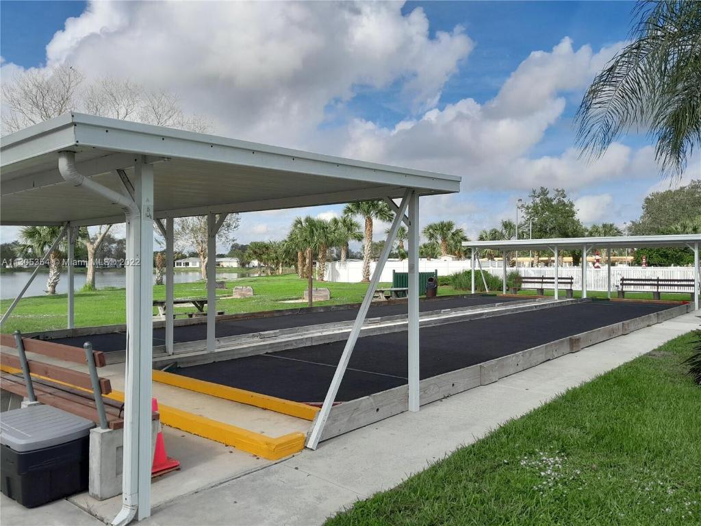 SPANISH LAKES FAIRWAYS NE PHASE - Residential
