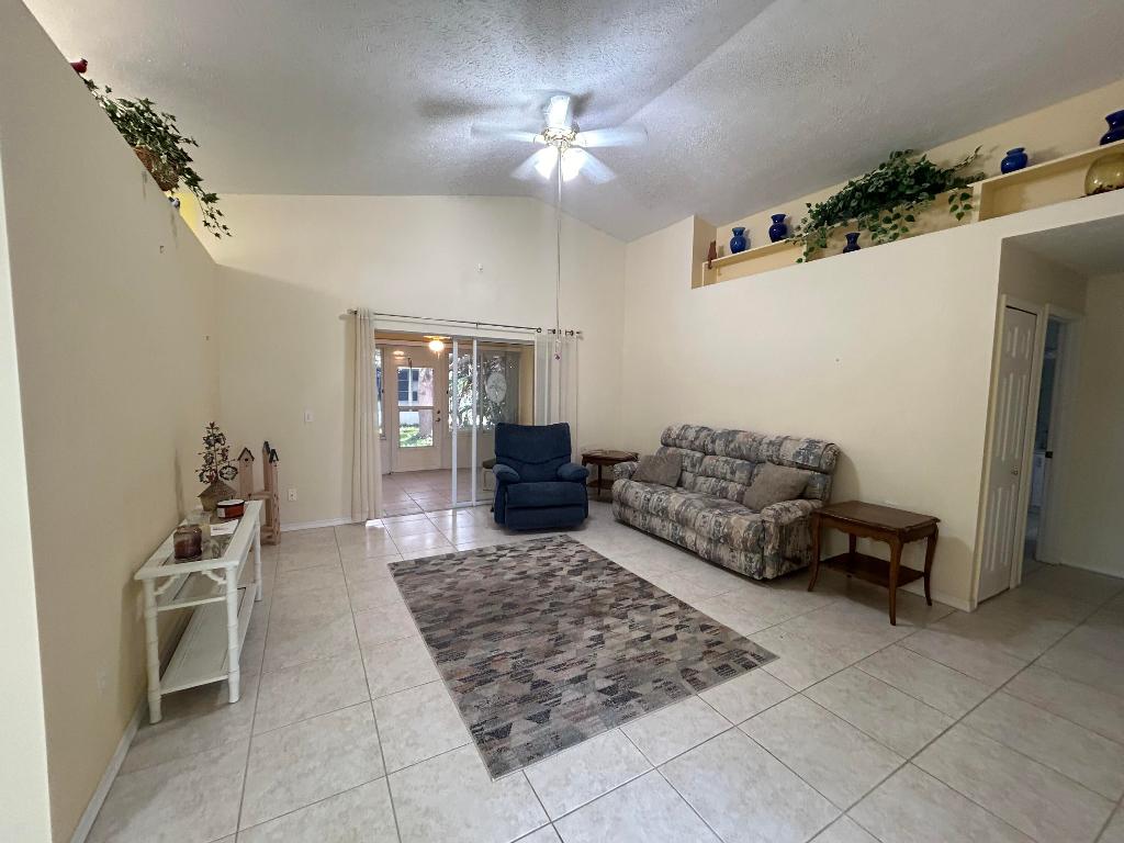 SPANISH LAKES FAIRWAYS NE PHASE - Residential