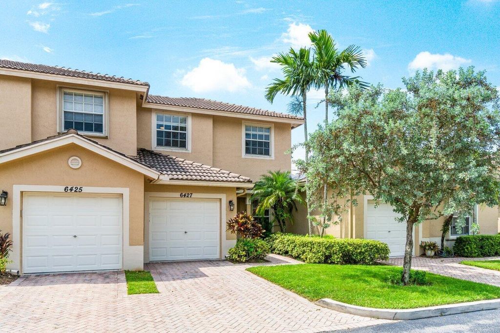 Photo of 6427 Park Lake Circle, Boynton Beach, FL 33437 (MLS # R11134602)