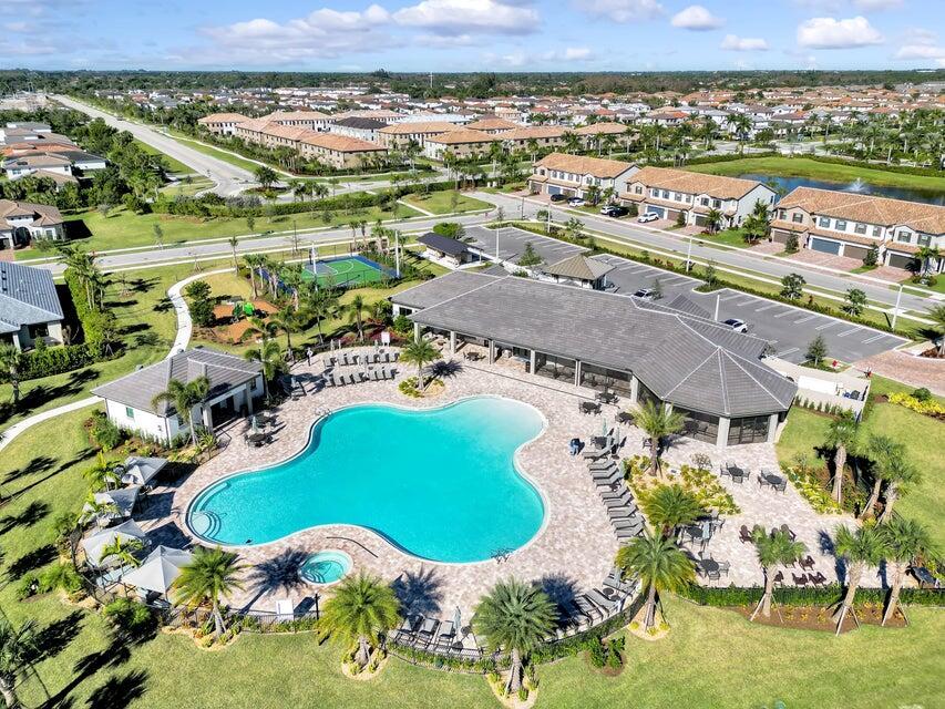 FIELDS AT GULFSTREAM POLO - Residential