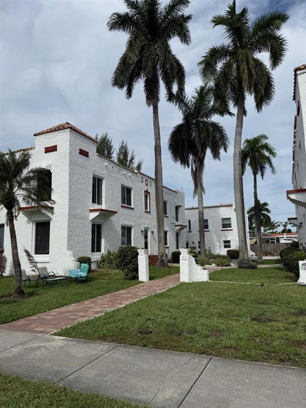 Photo of 817 Tyler Street #12, Hollywood, FL 33019 (MLS # B26022895)