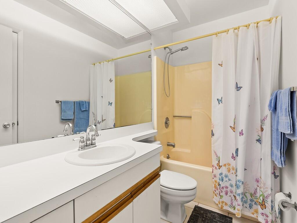 VISTA ST LUCIE BUILDINGS 9 THRU 20 - Residential