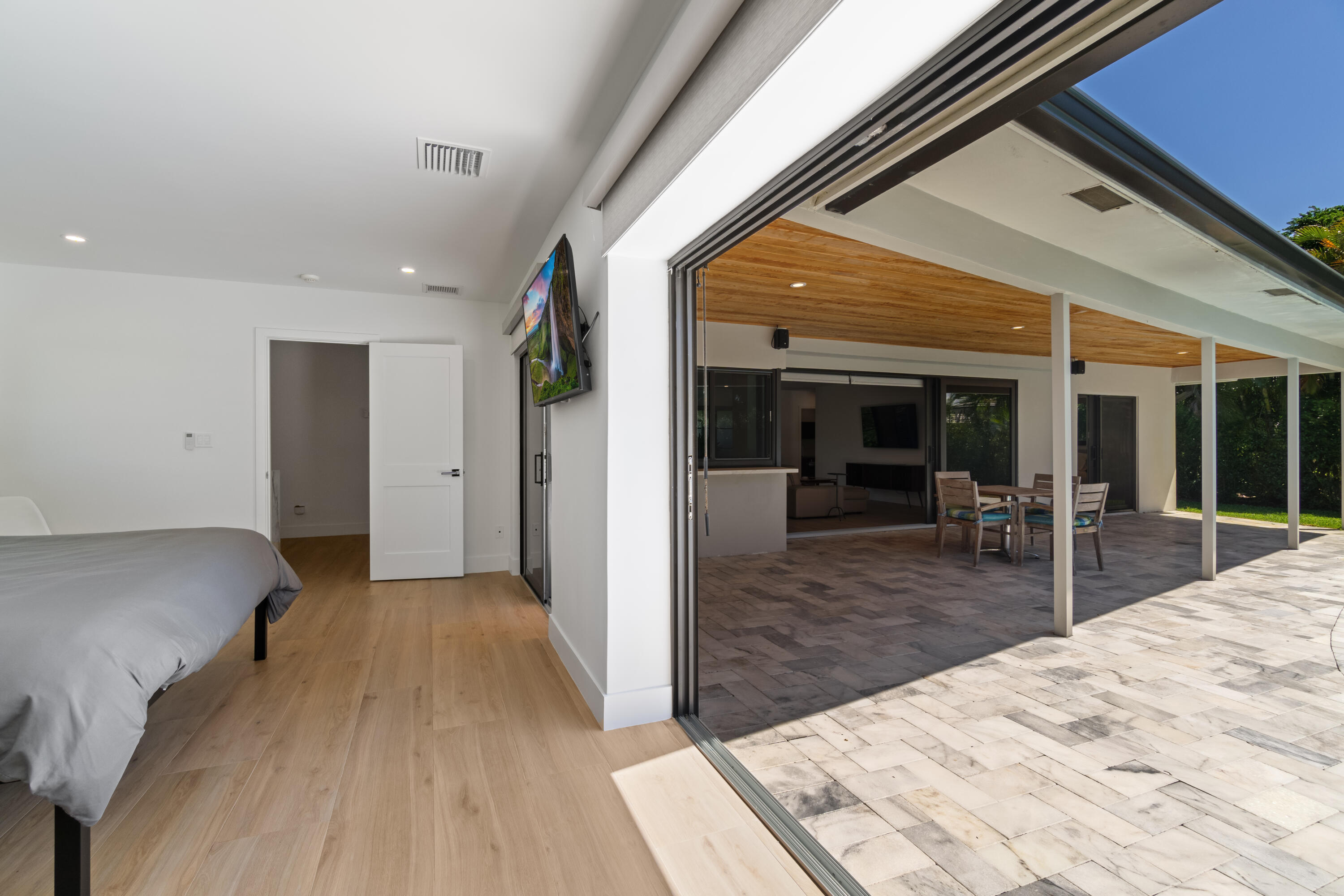 PLACE AU SOLEIL - Residential Lease