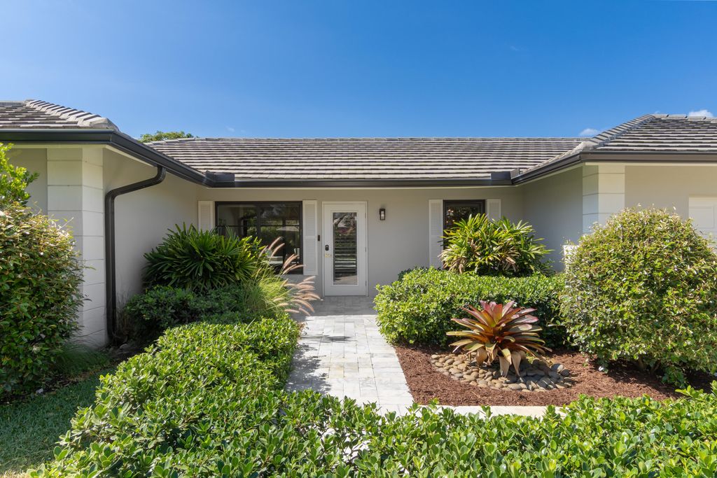 Photo of 820 Canary Walk, Delray Beach, FL 33483 (MLS # B26028543)