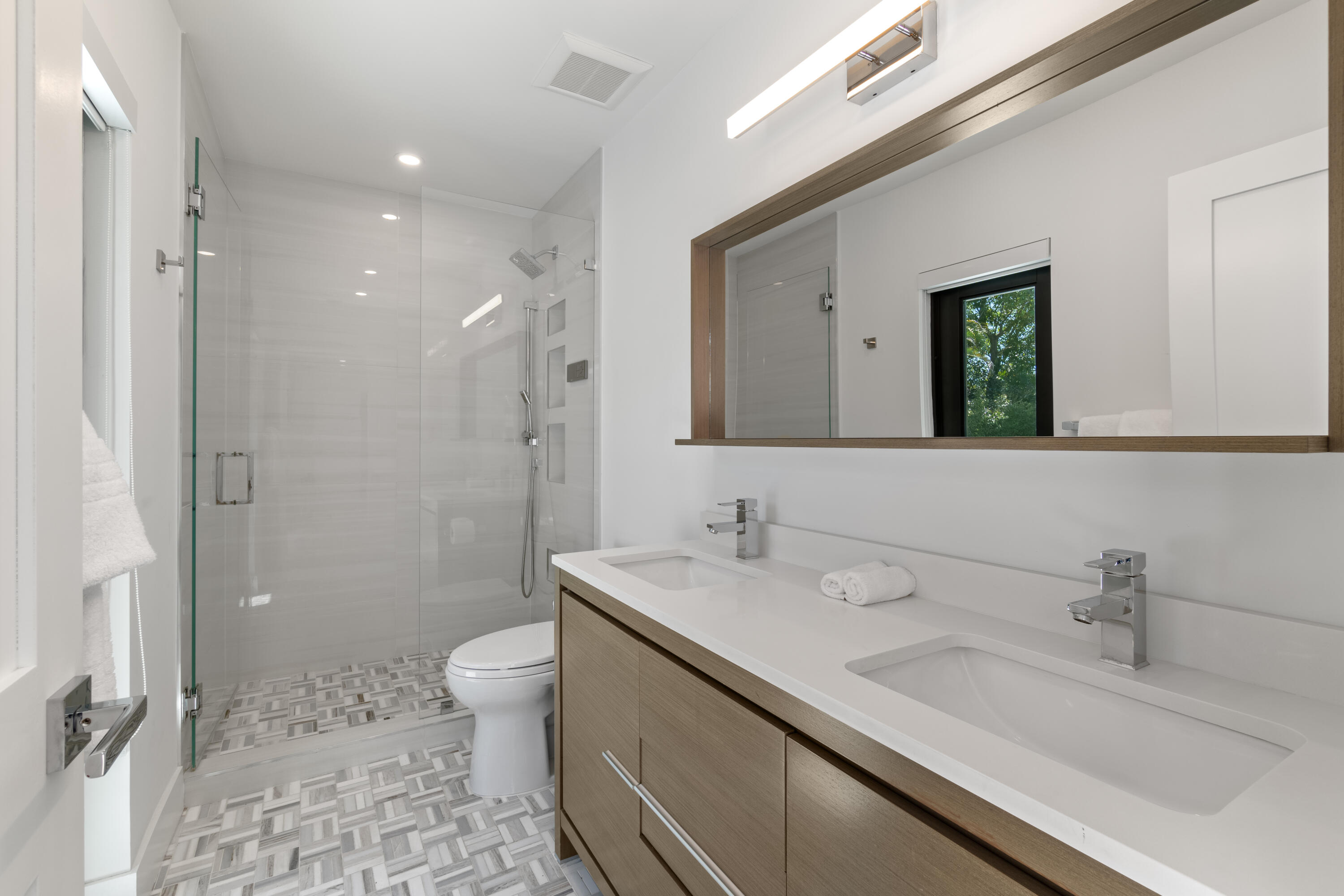 PLACE AU SOLEIL - Residential Lease