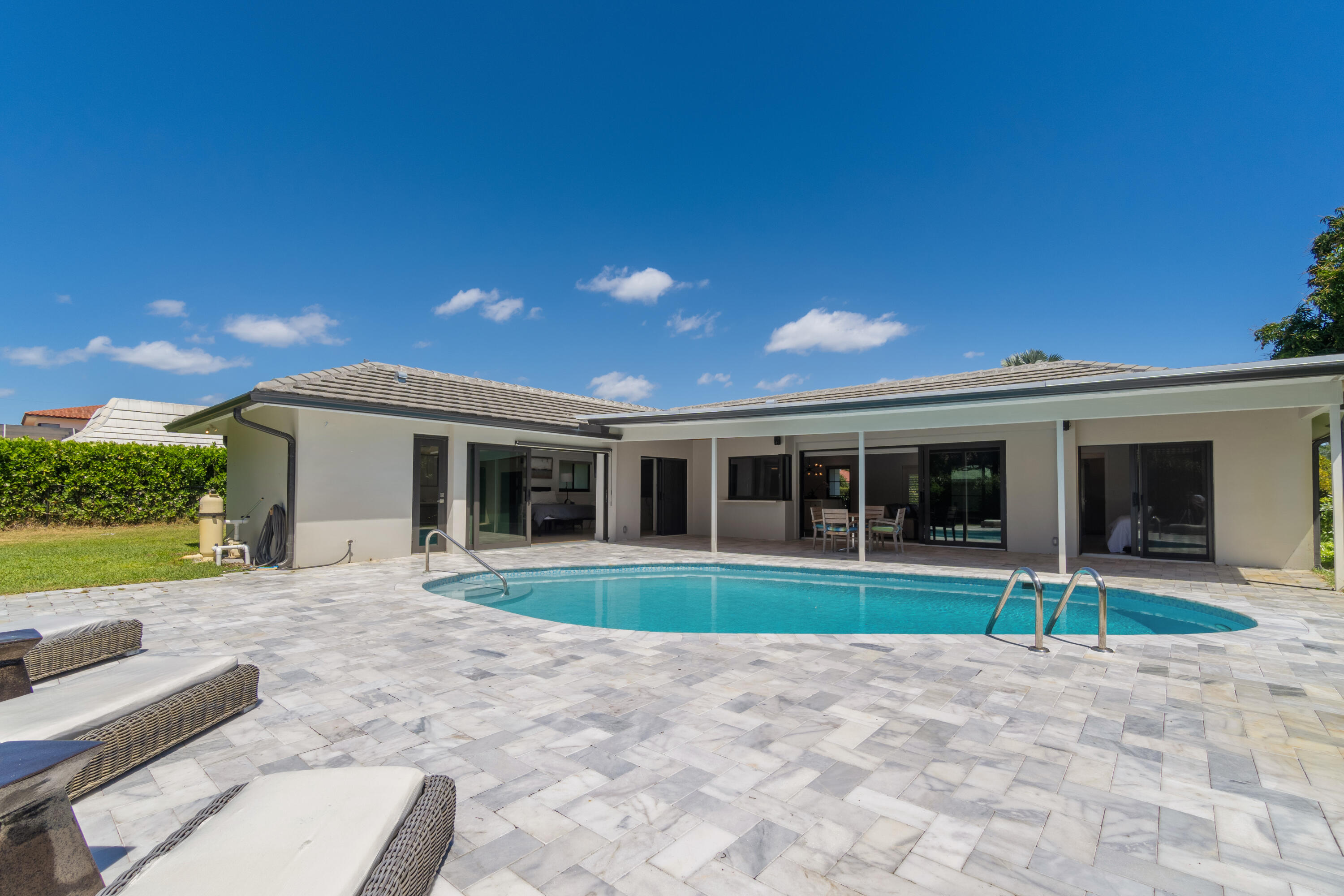 PLACE AU SOLEIL - Residential Lease