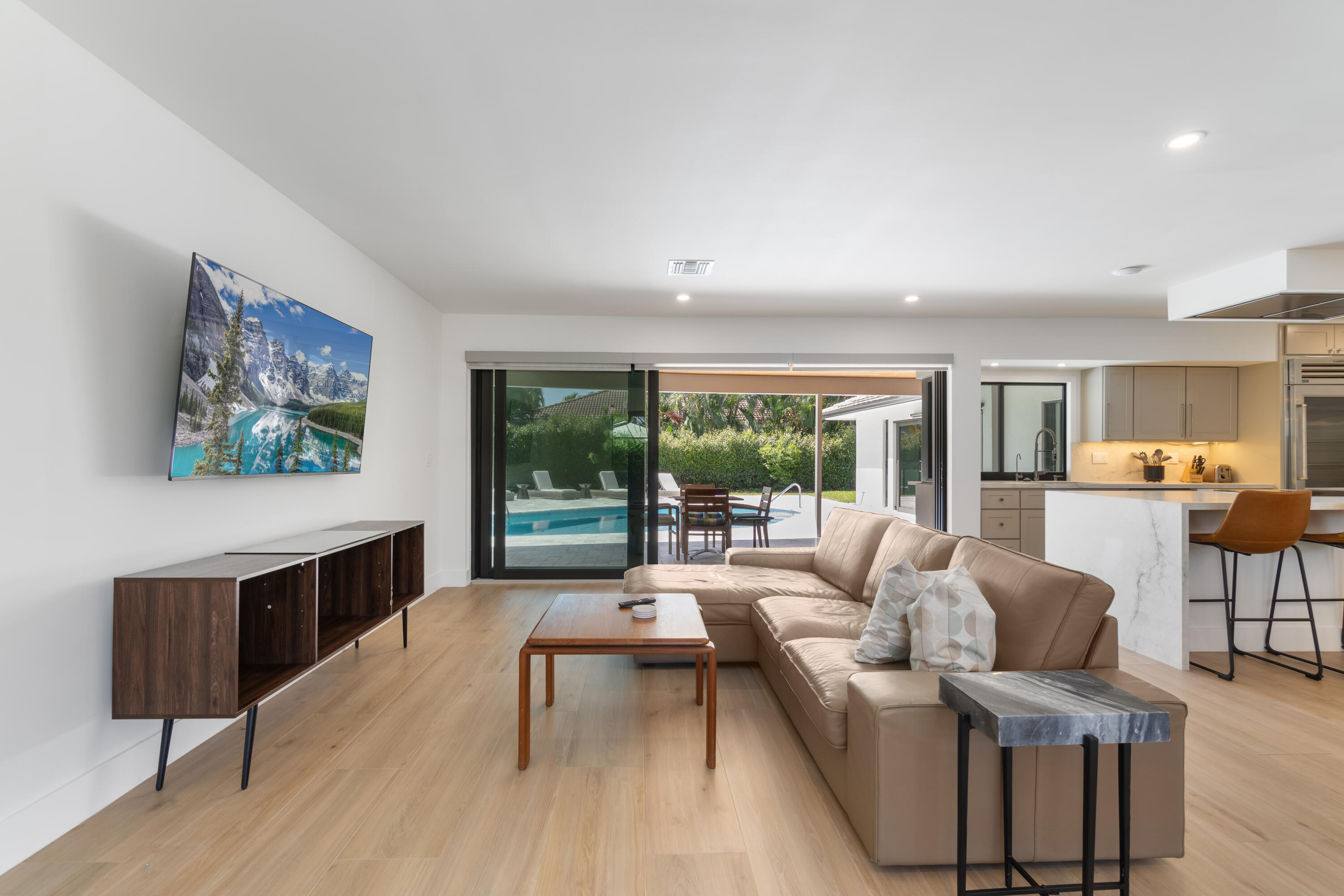PLACE AU SOLEIL - Residential Lease