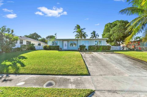 A home in Lake Worth Beach